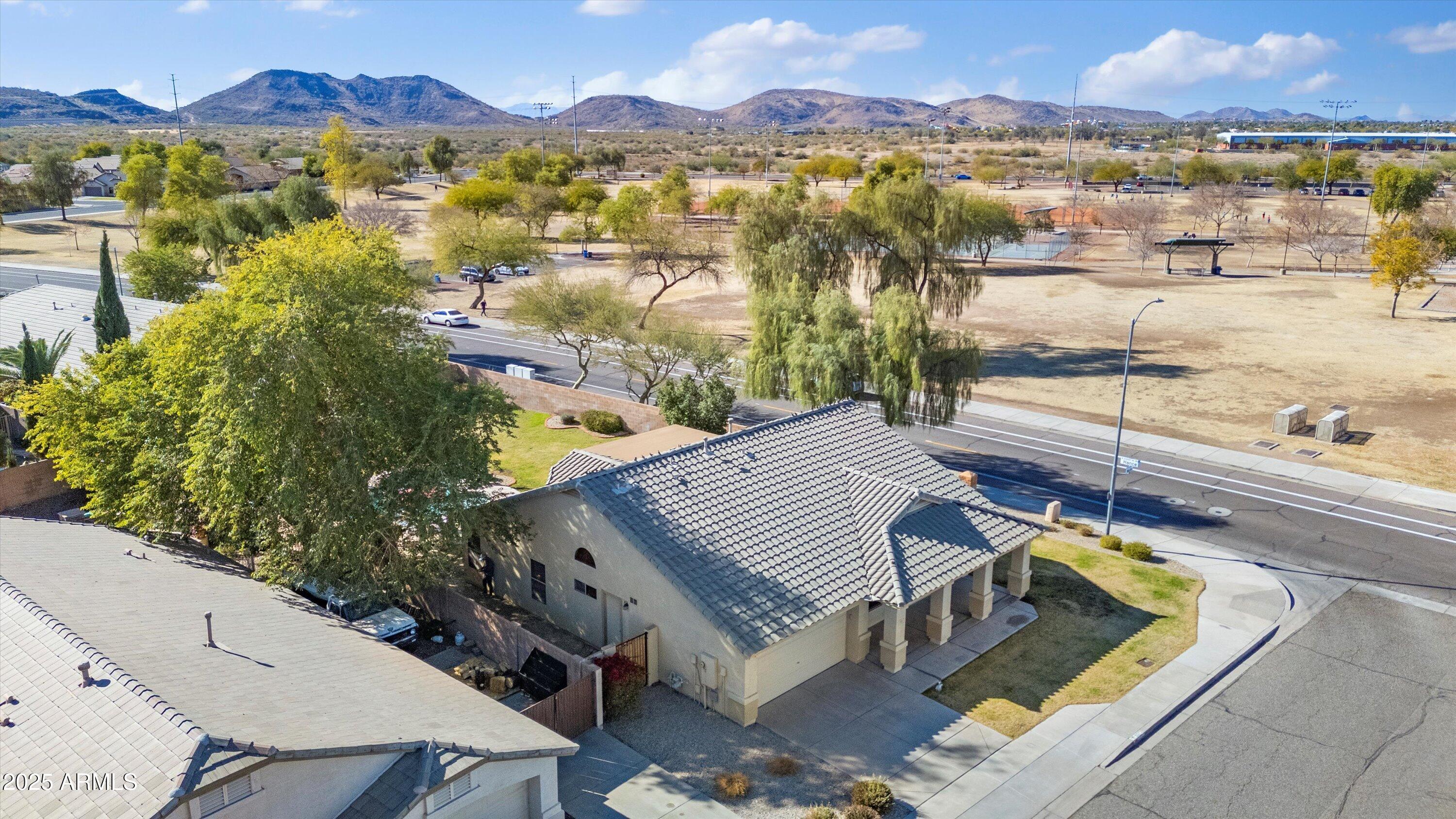 3315 W WALTER Way