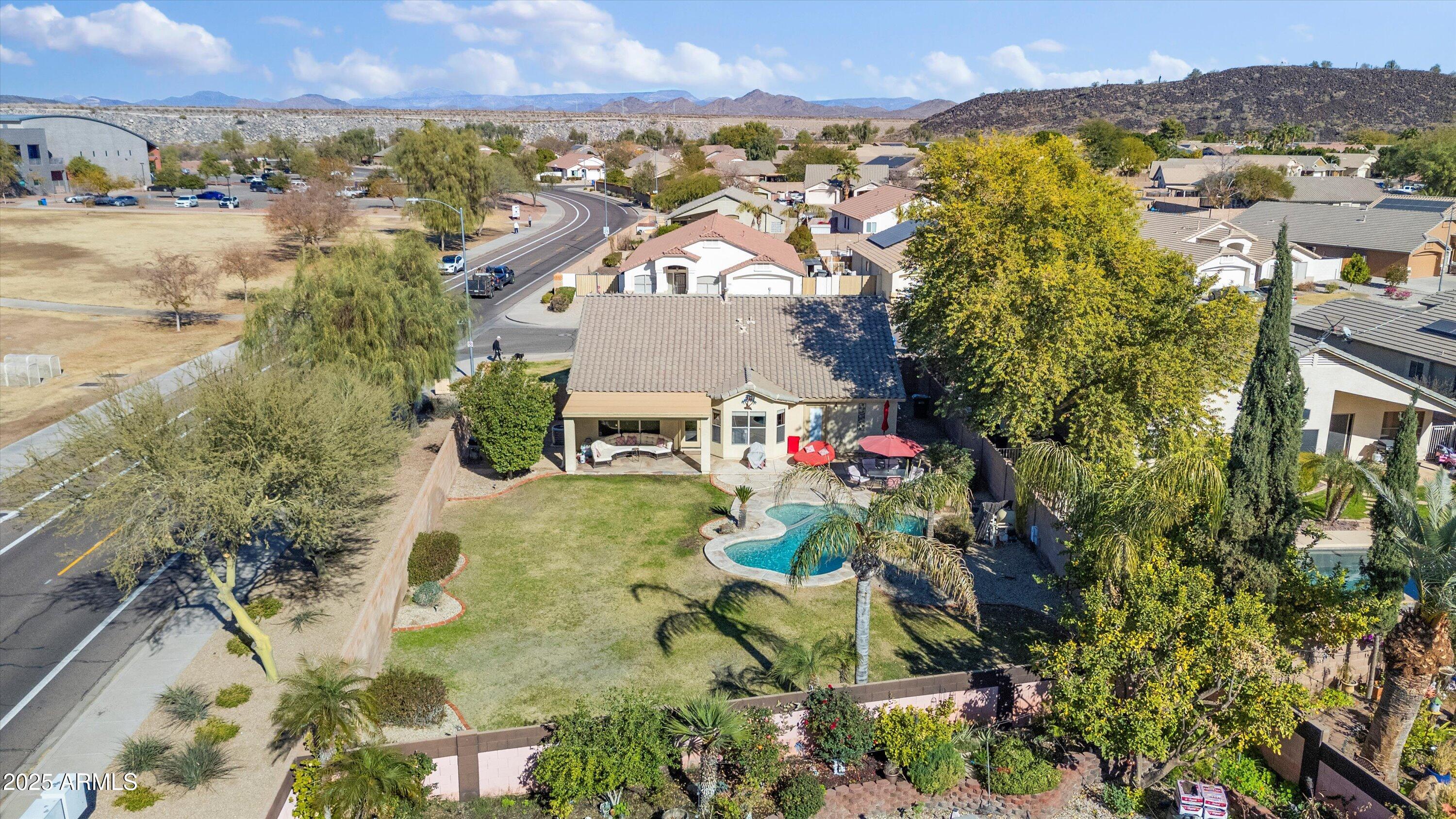 3315 W WALTER Way