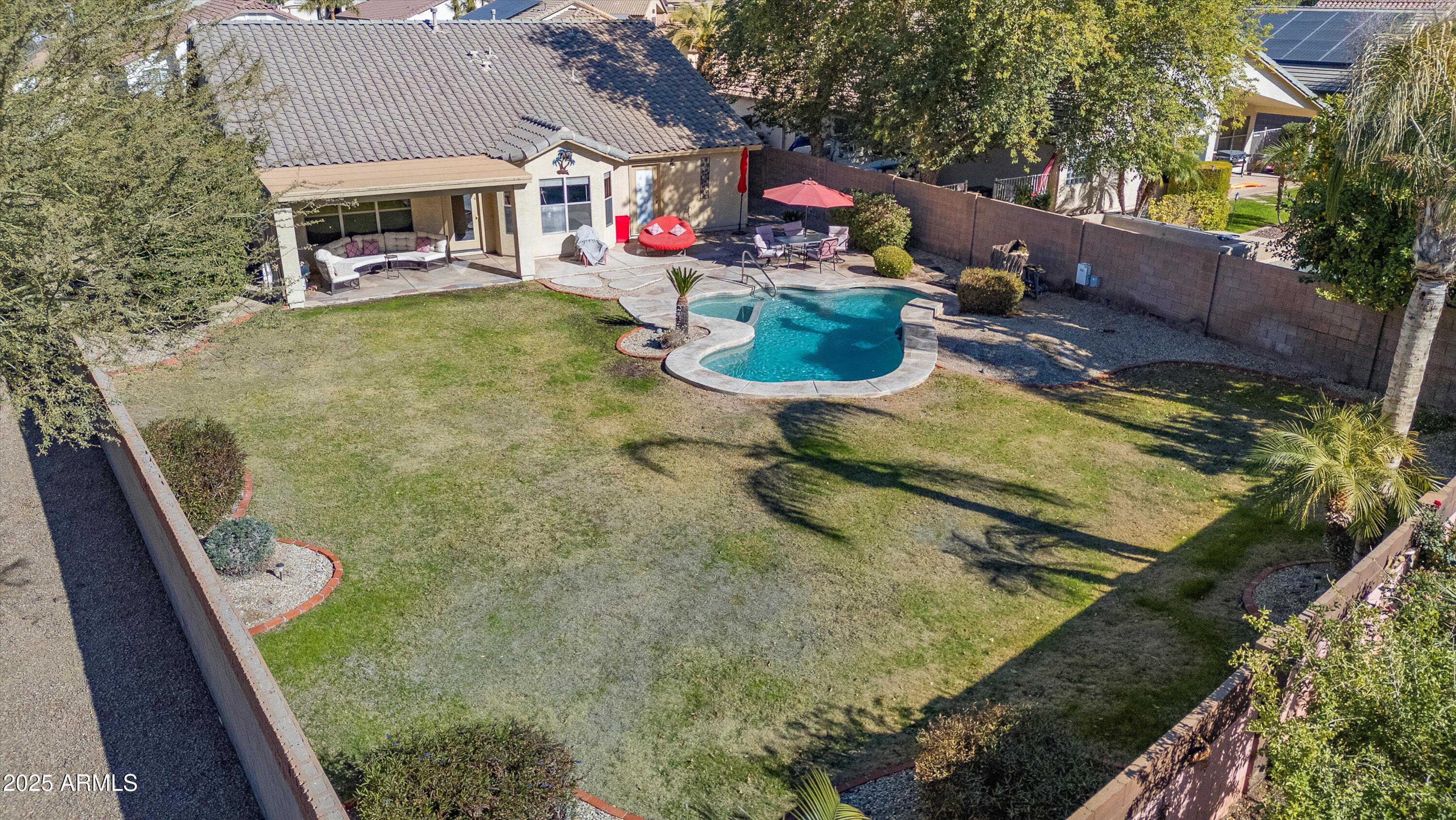 3315 W WALTER Way
