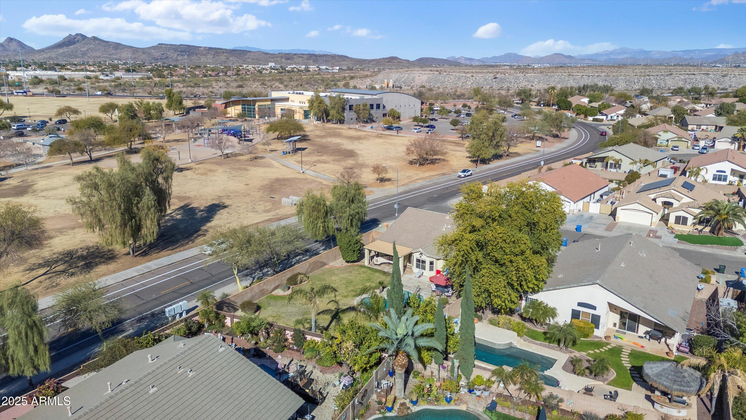 3315 W WALTER Way