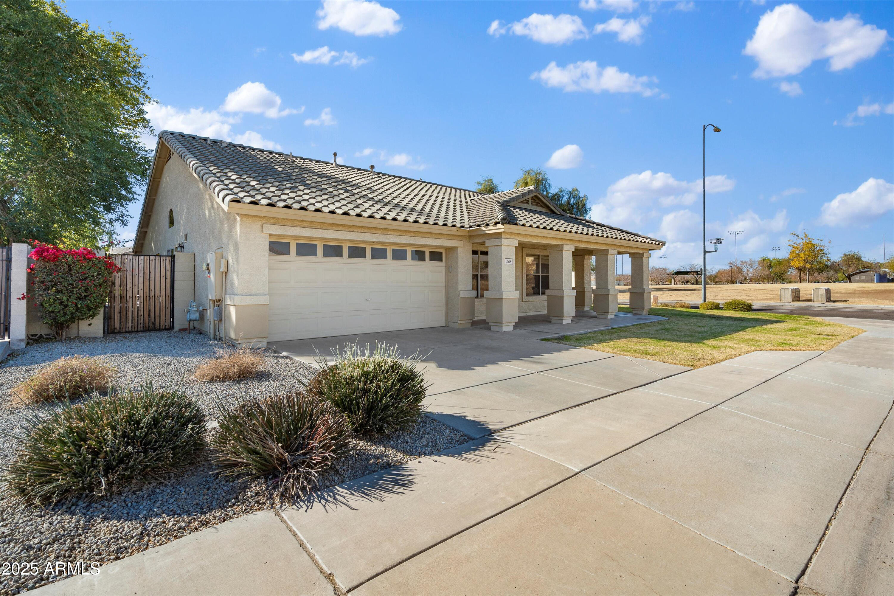 3315 W WALTER Way