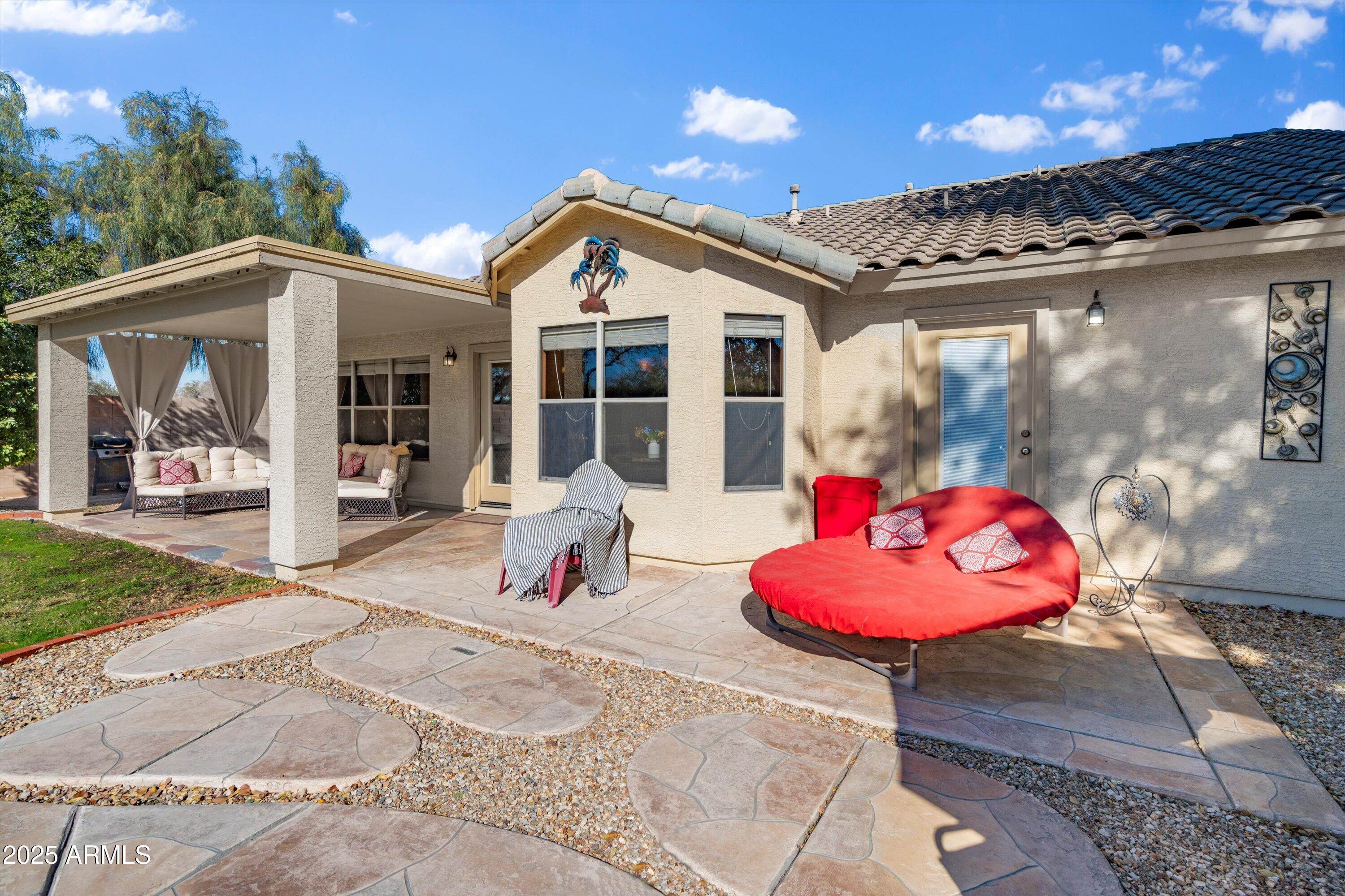 3315 W WALTER Way