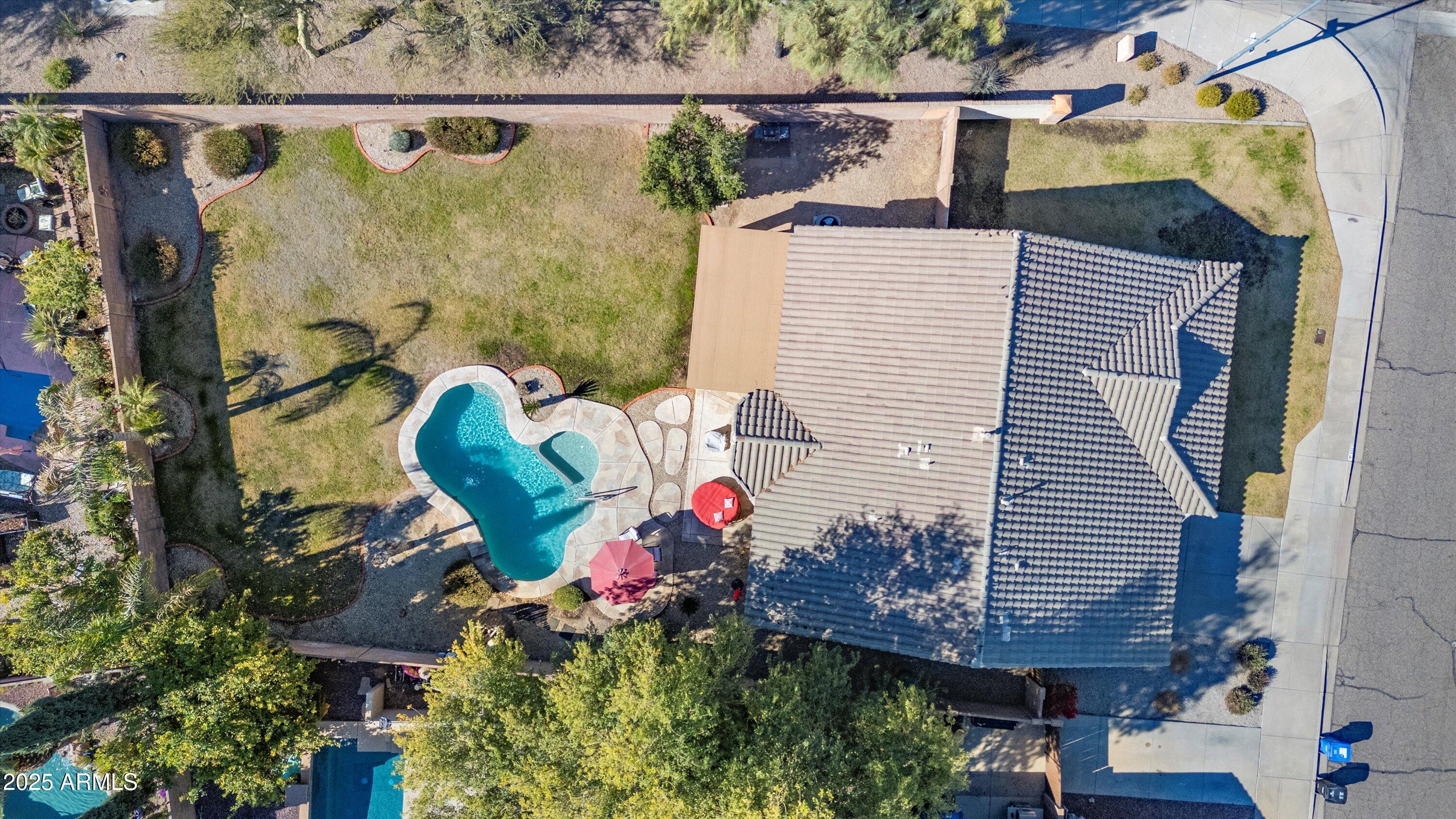 3315 W WALTER Way