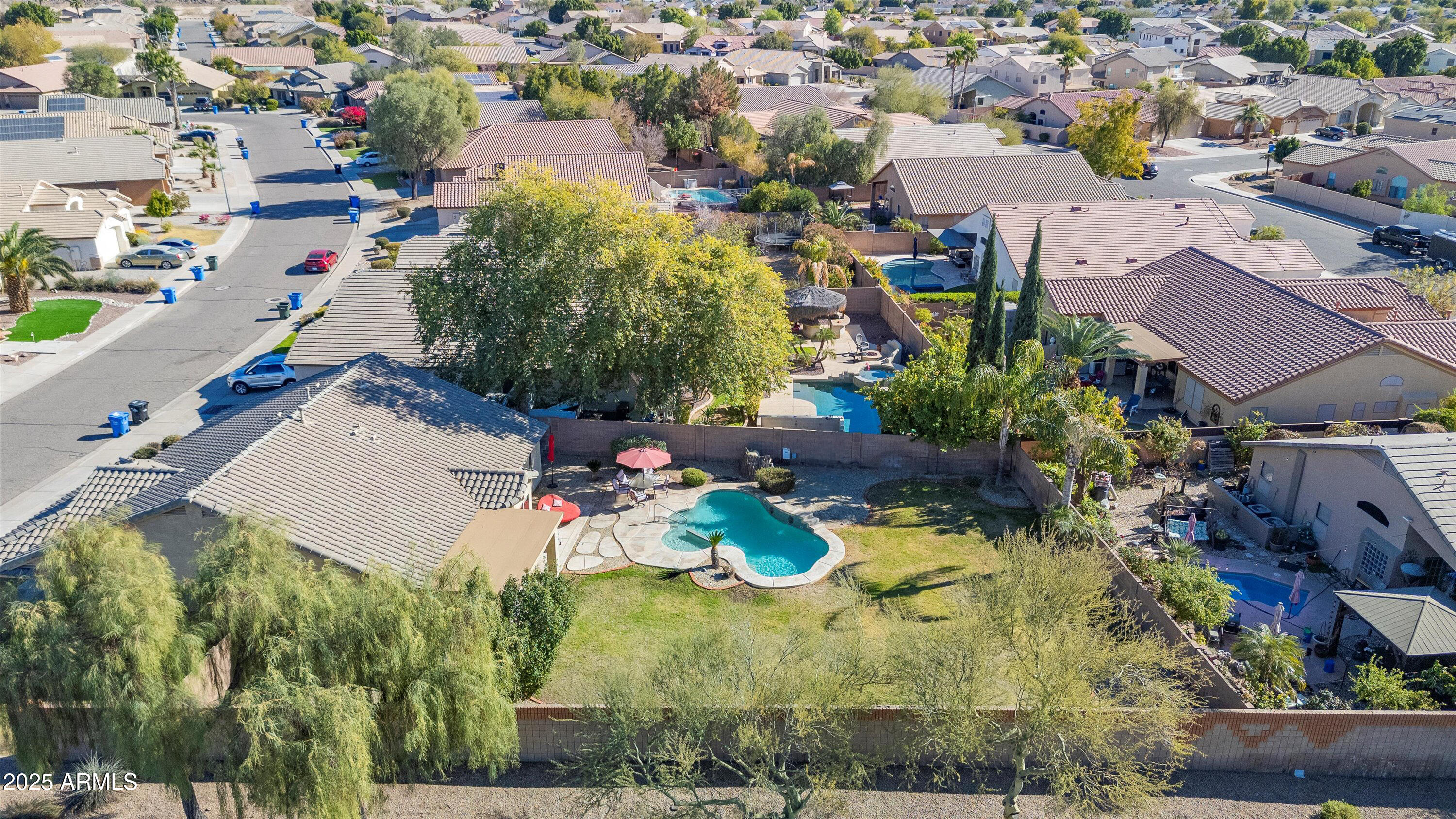 3315 W WALTER Way