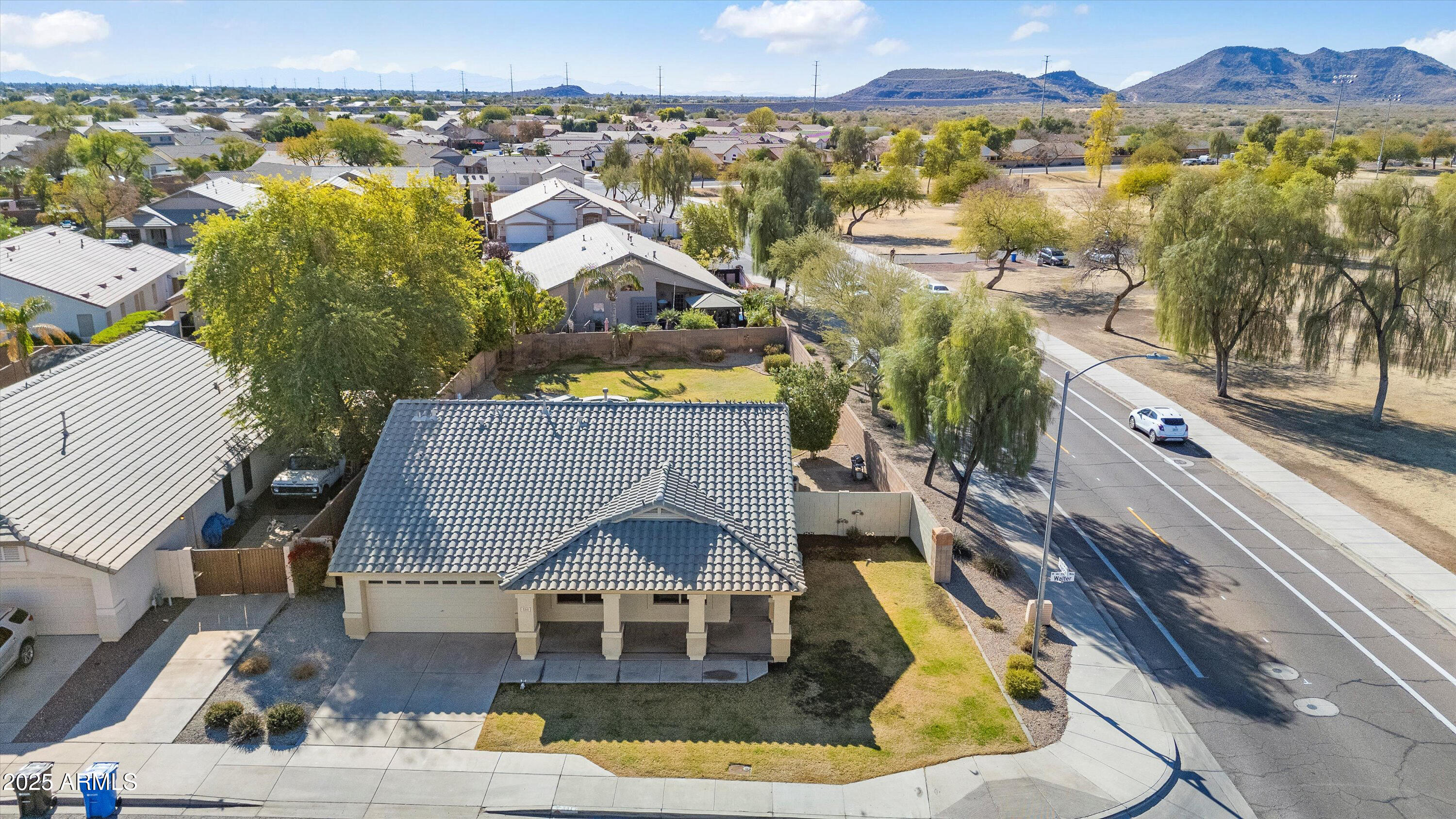 3315 W WALTER Way
