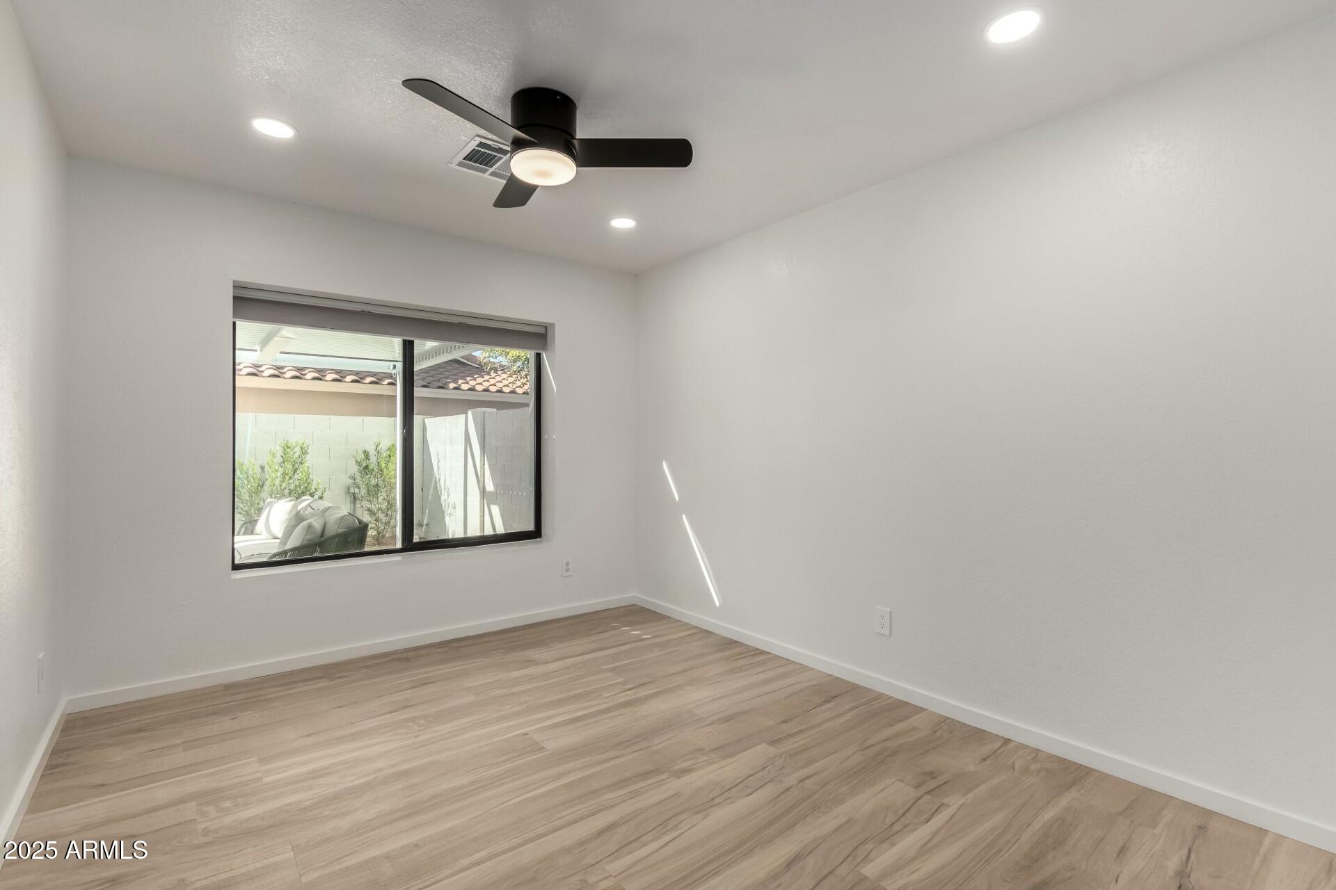 7489 E WINDROSE Drive