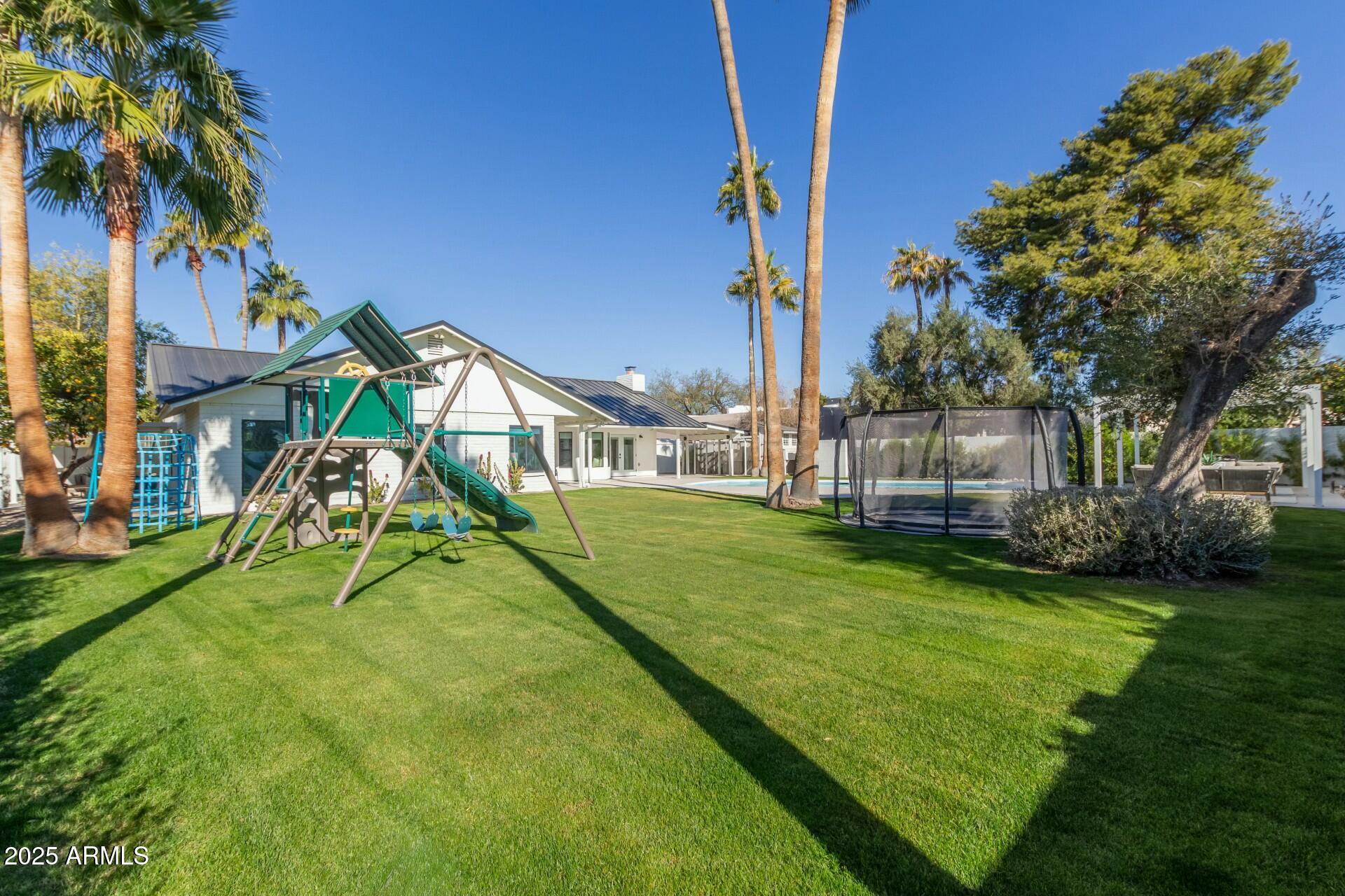 7489 E WINDROSE Drive