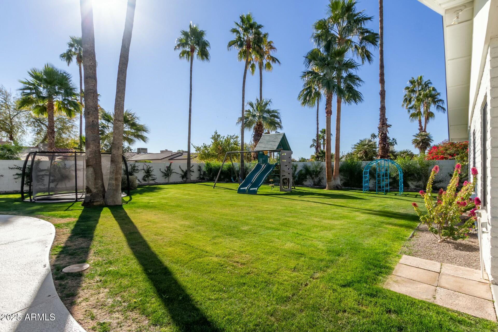7489 E WINDROSE Drive