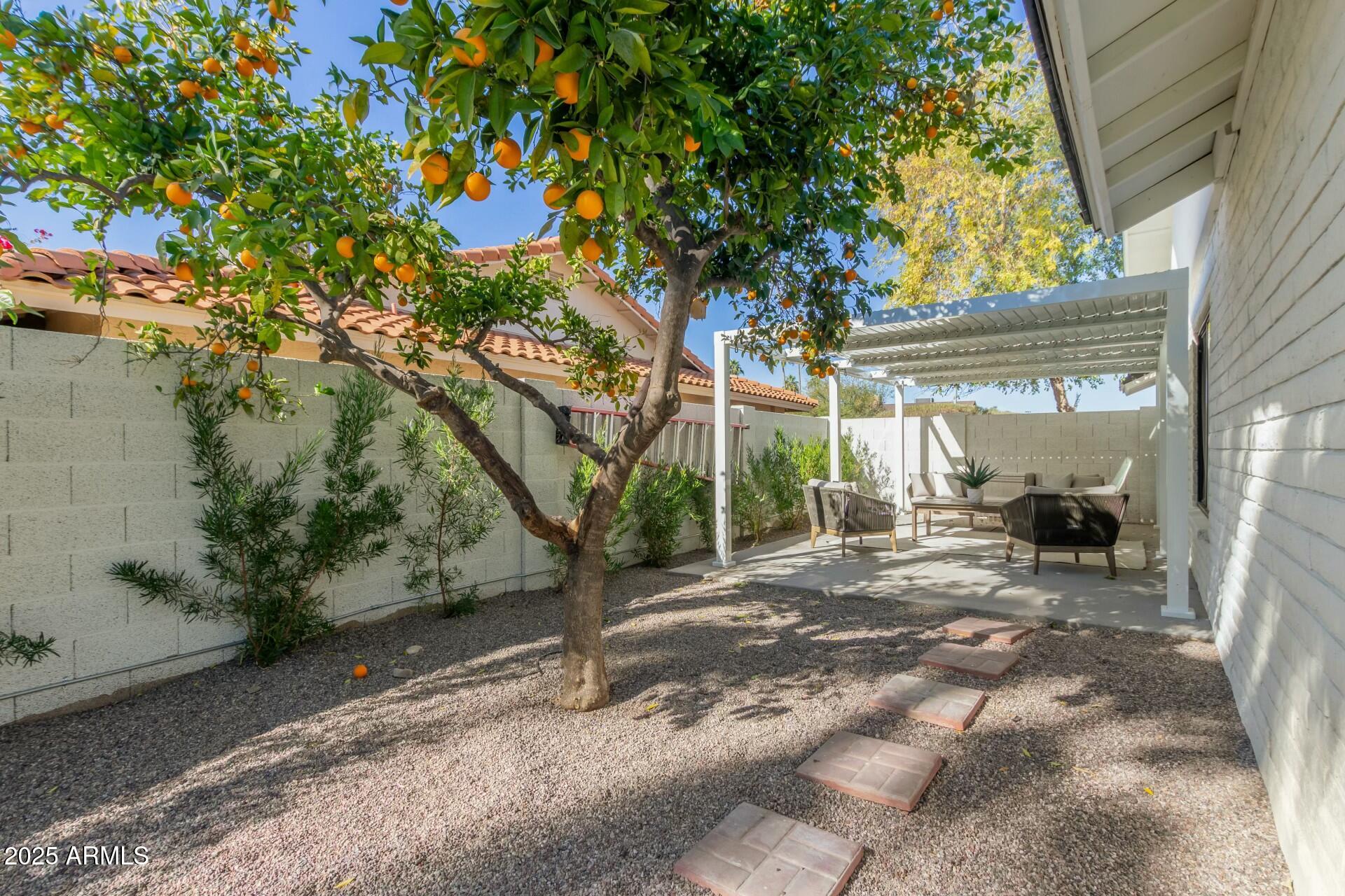 7489 E WINDROSE Drive