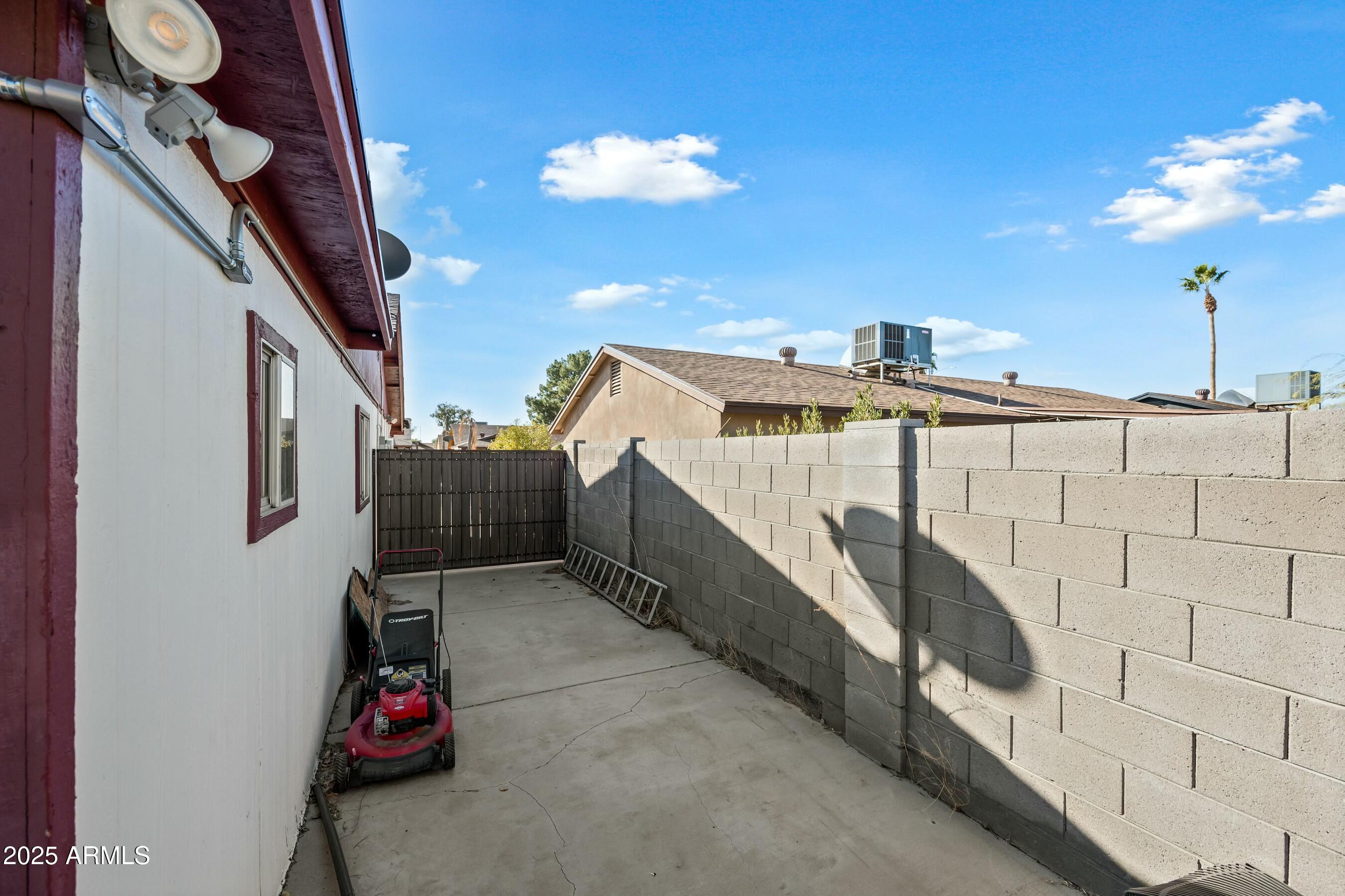 3816 E GROVE Avenue