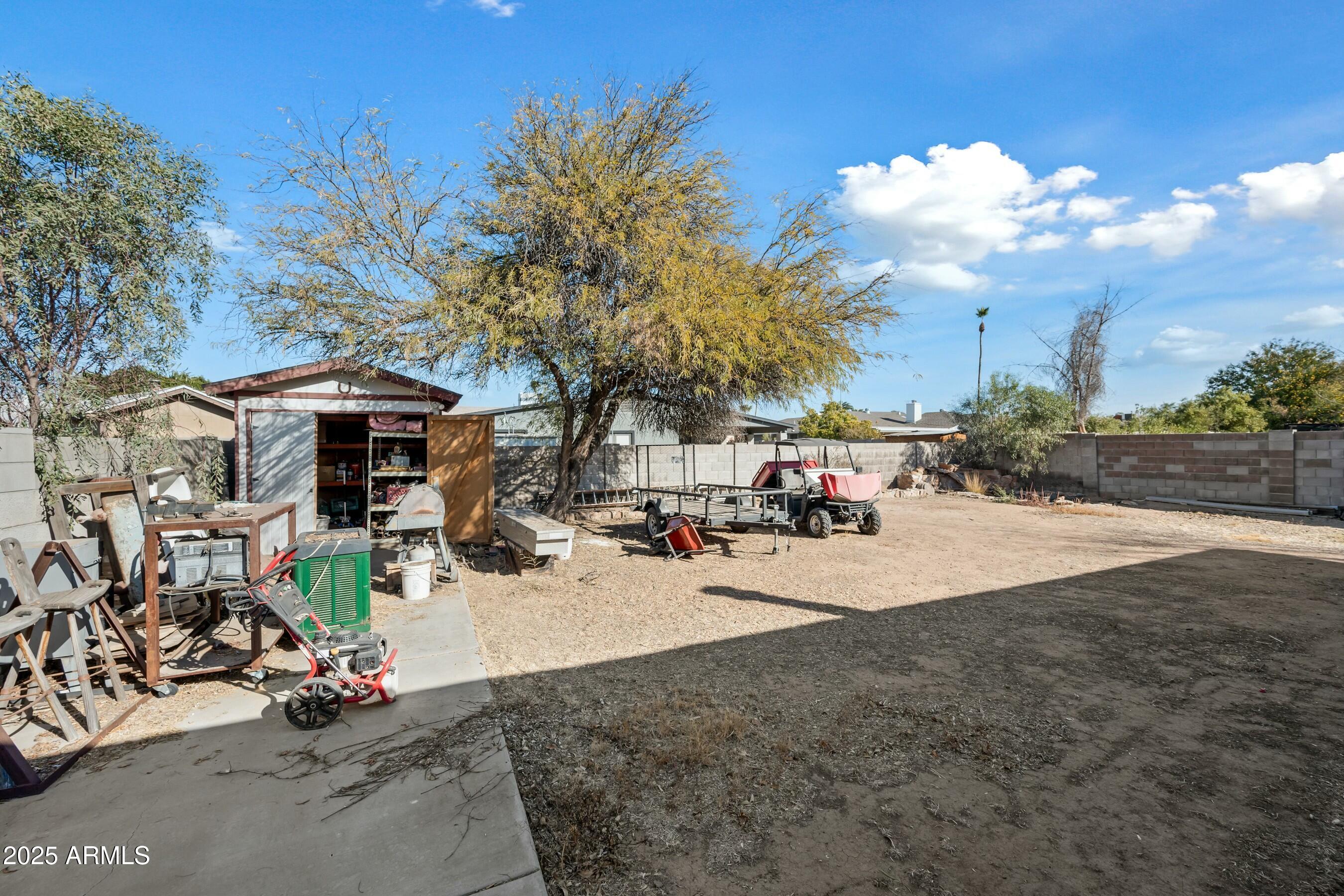 3816 E GROVE Avenue