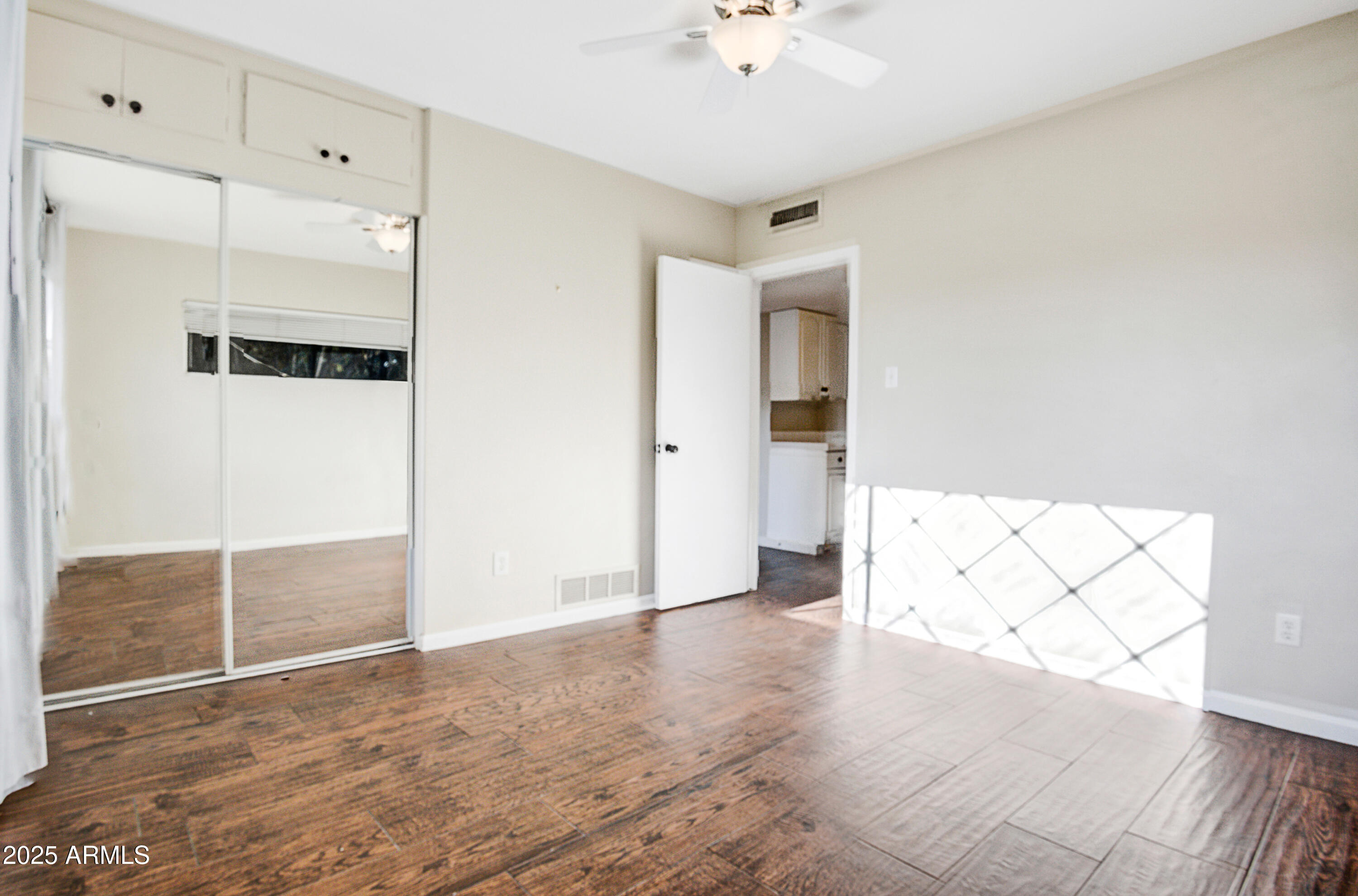 3009 N VALENCIA Lane