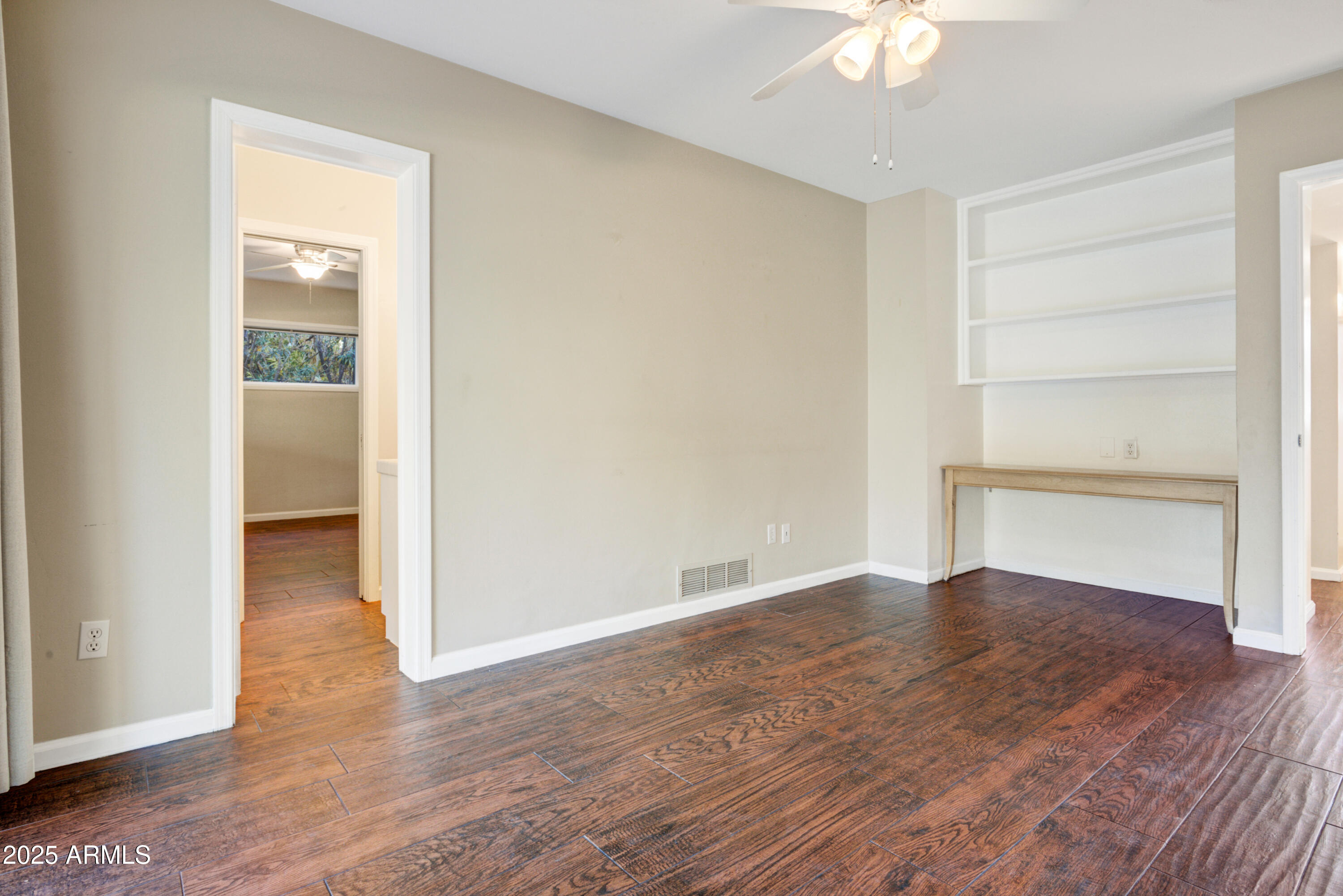 3009 N VALENCIA Lane