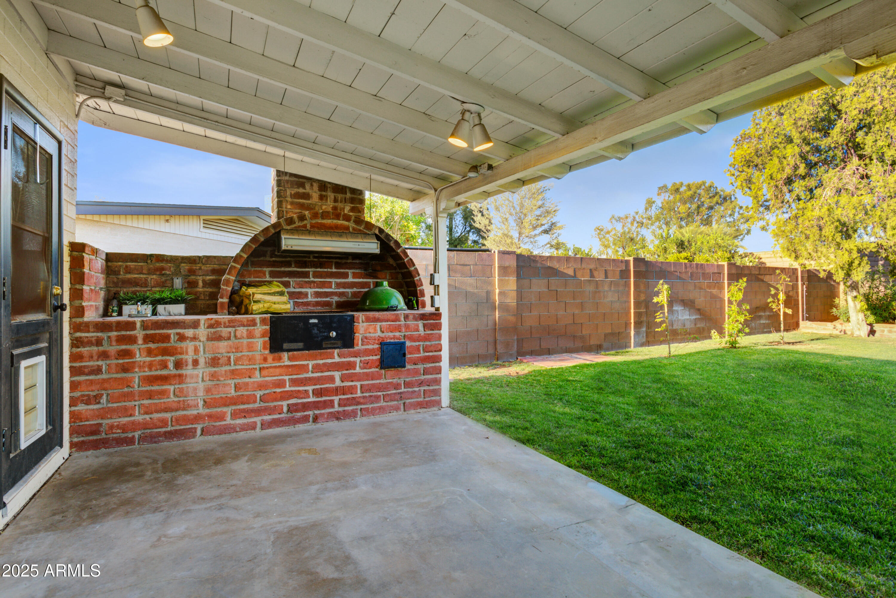 3009 N VALENCIA Lane