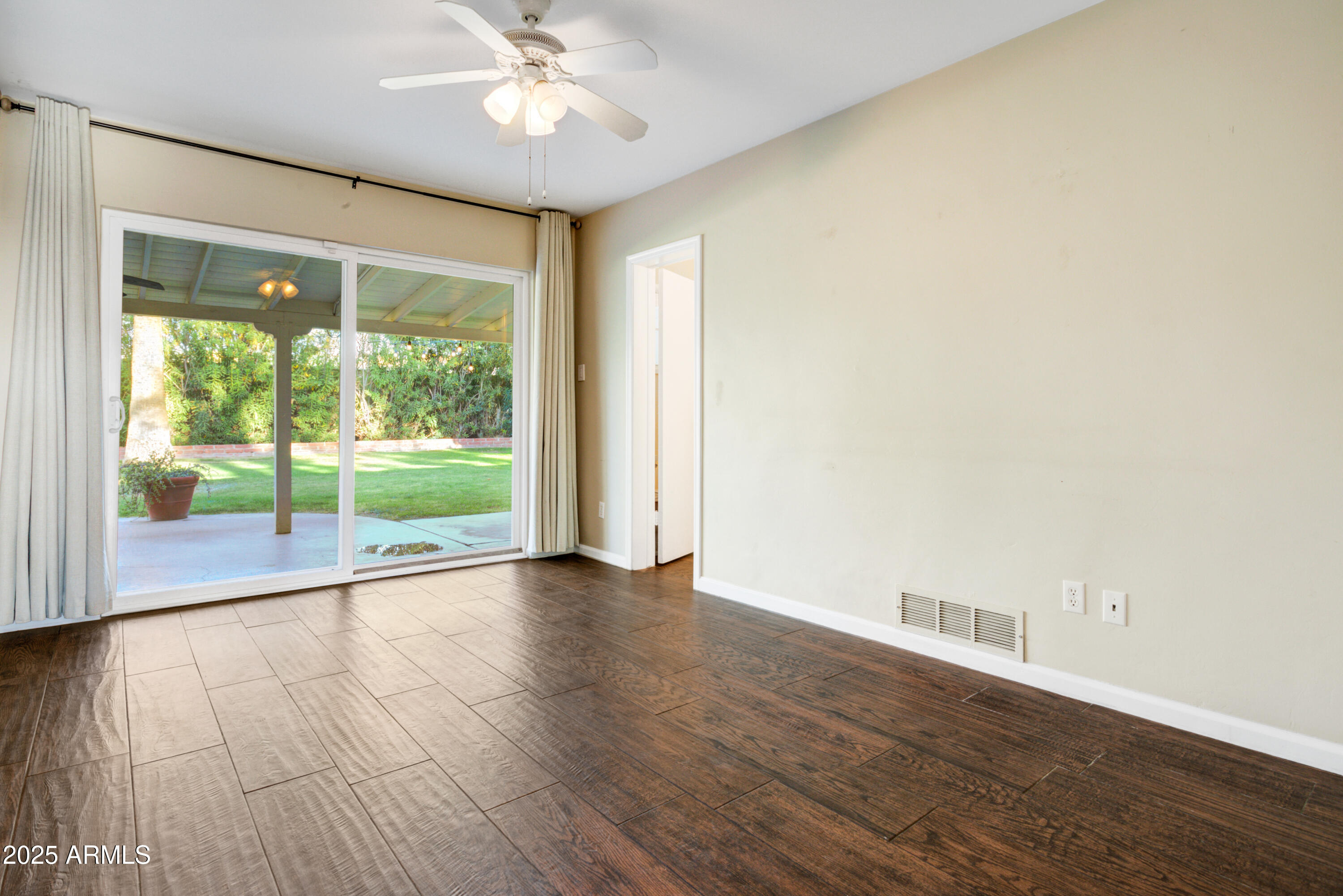 3009 N VALENCIA Lane