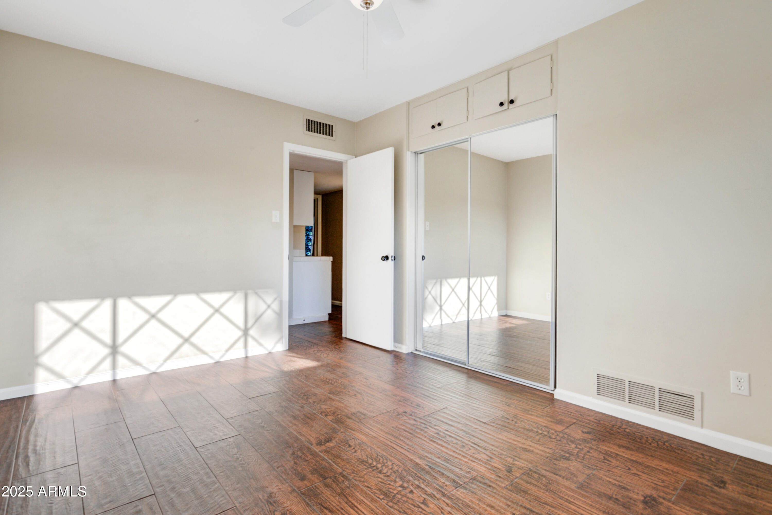 3009 N VALENCIA Lane