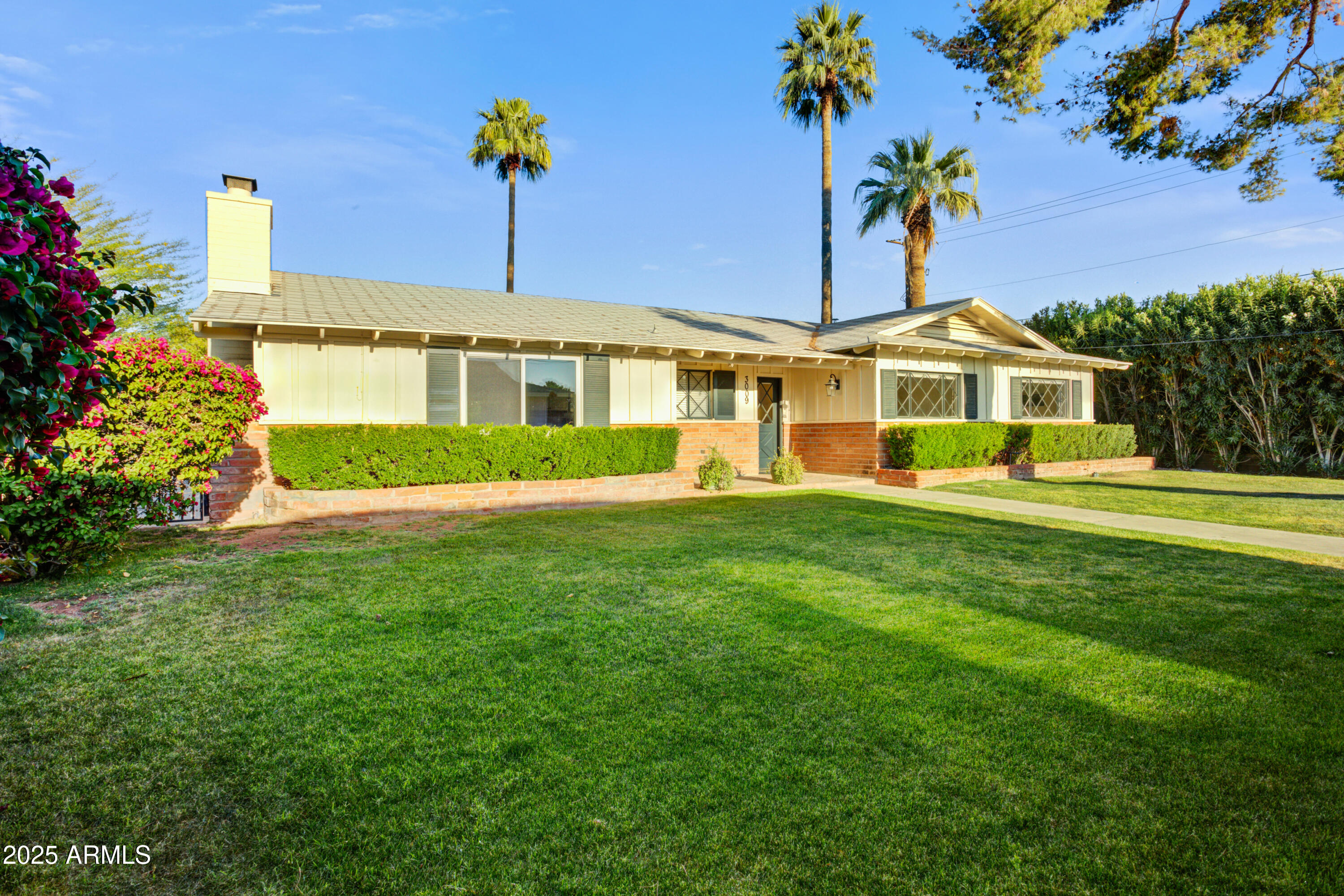 3009 N VALENCIA Lane