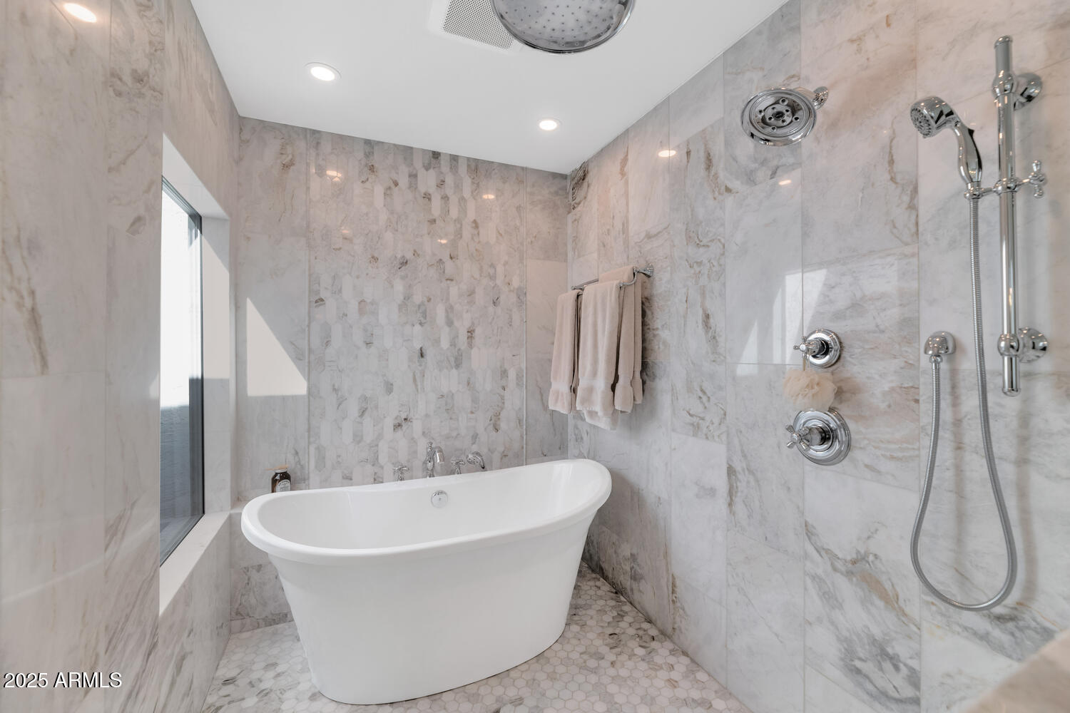 7258 E MANZANITA Drive