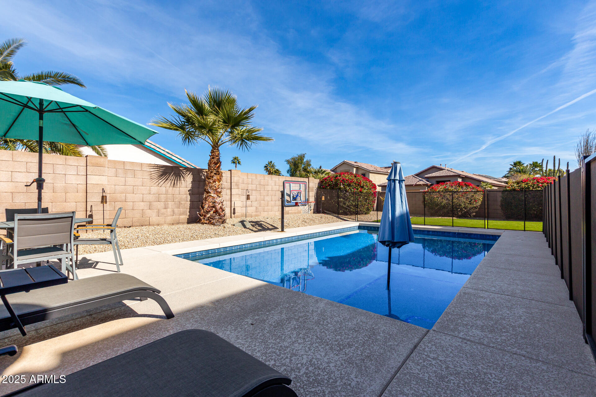4338 E WOODRIDGE Drive