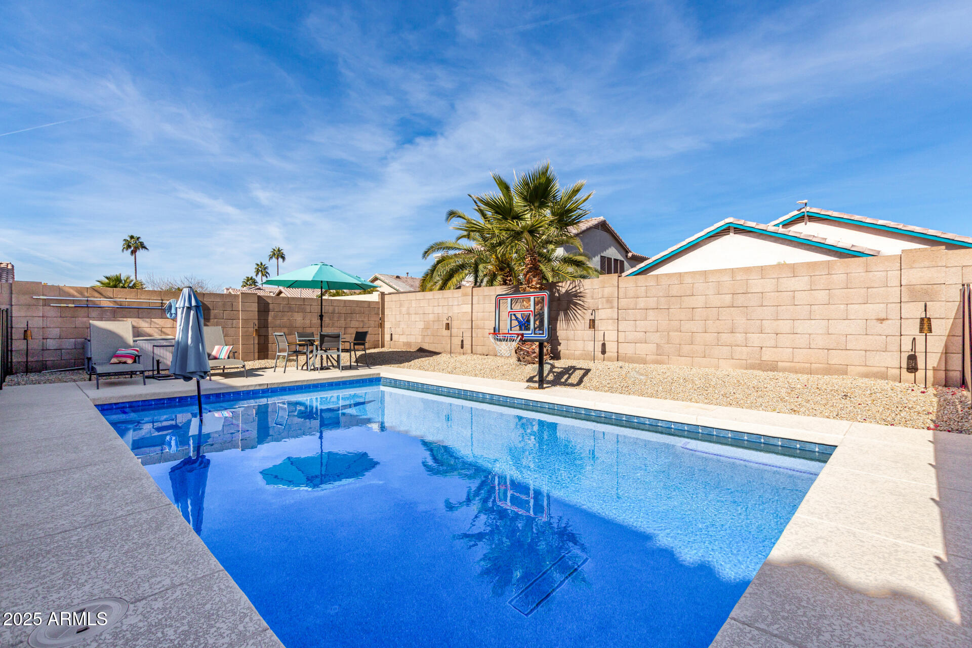 4338 E WOODRIDGE Drive