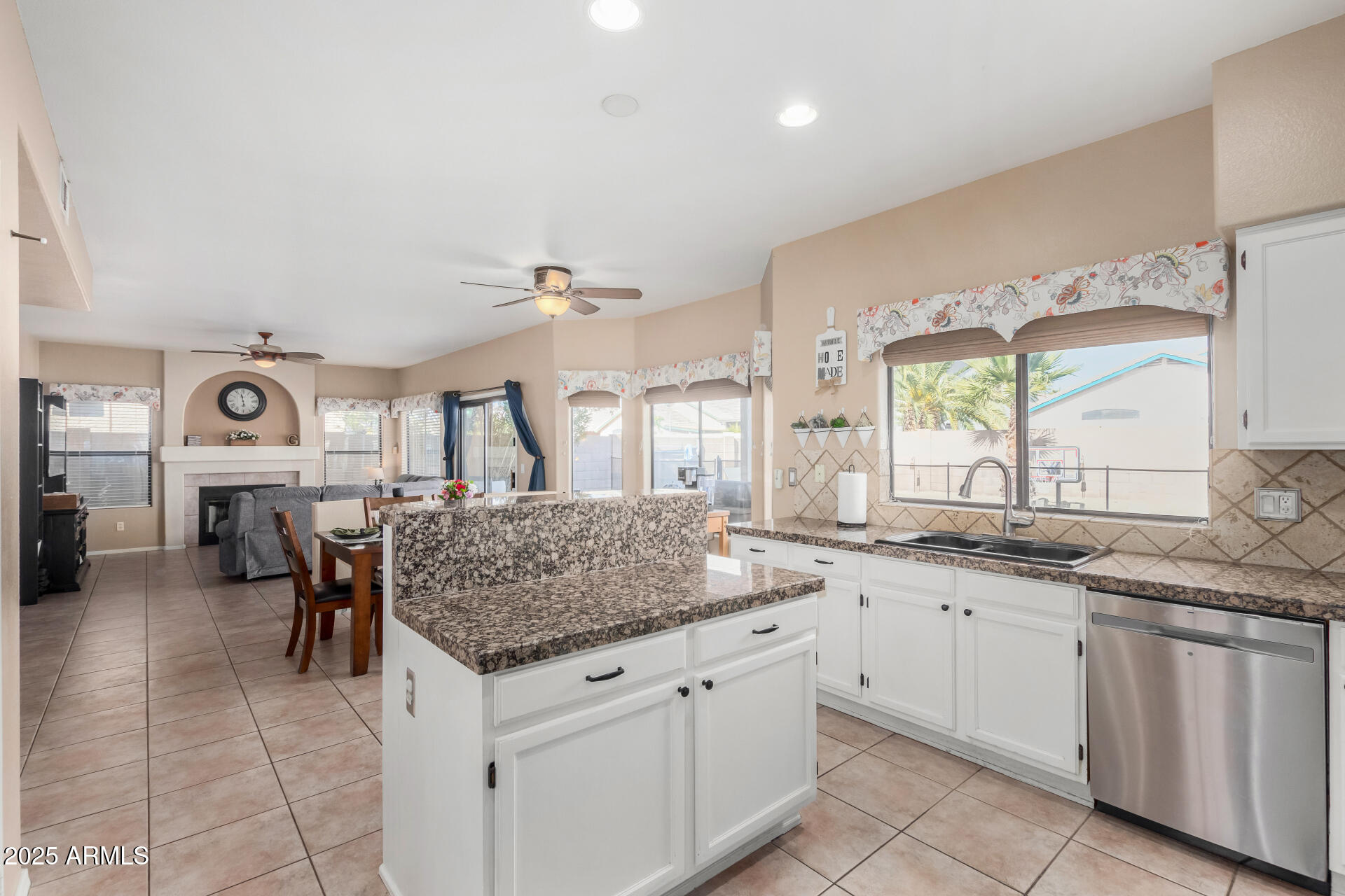 4338 E WOODRIDGE Drive