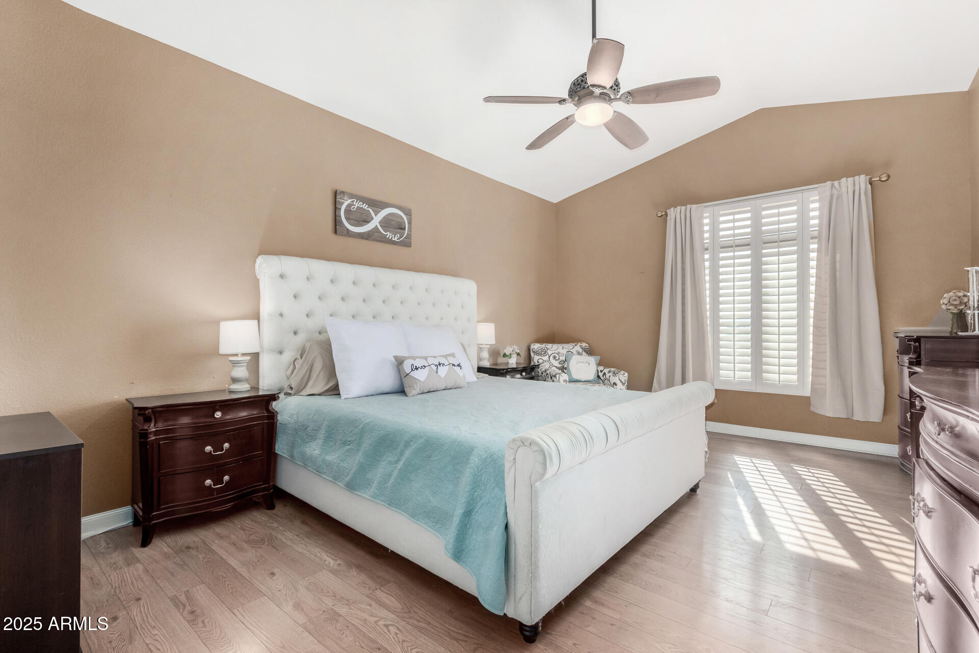 4338 E WOODRIDGE Drive