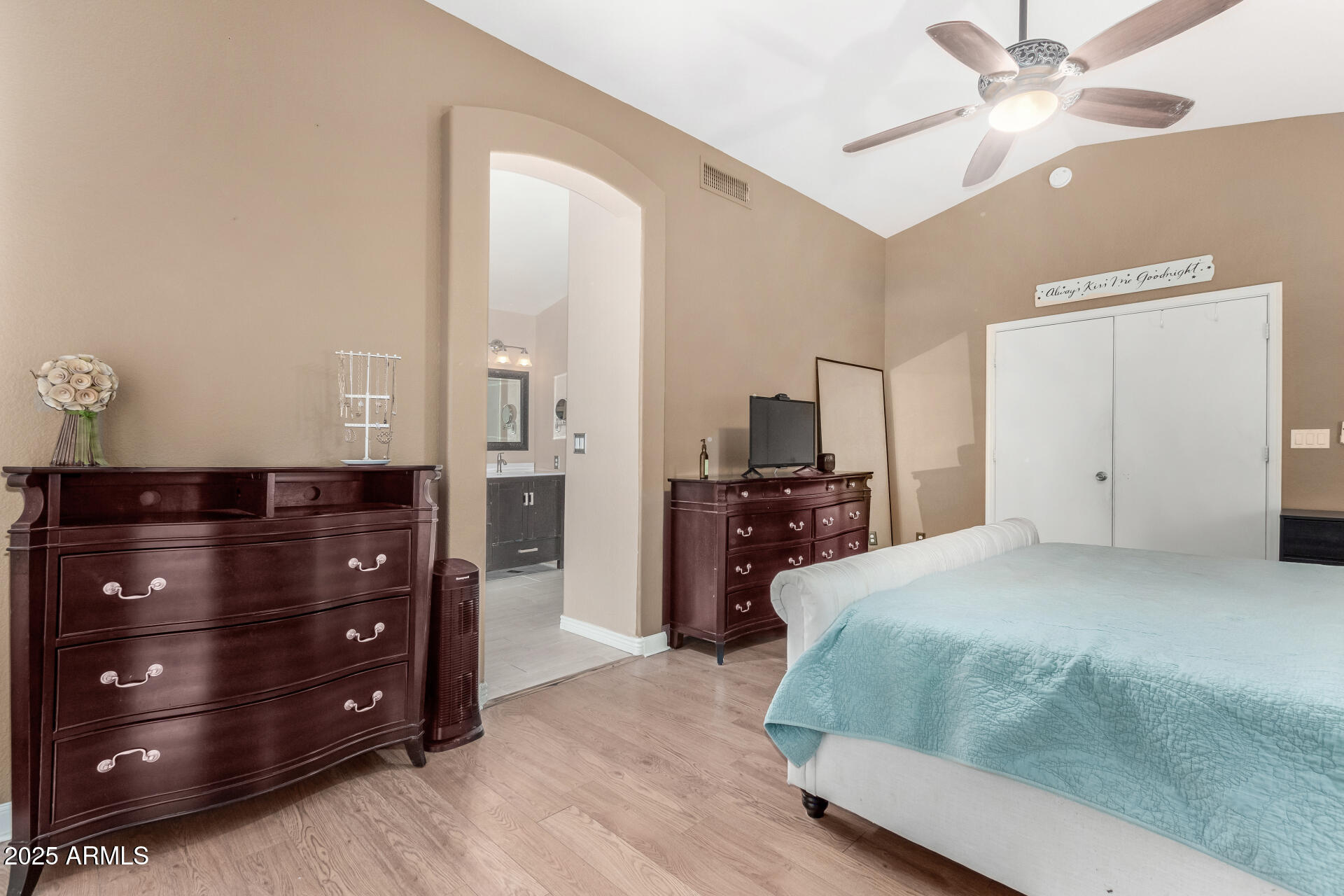 4338 E WOODRIDGE Drive