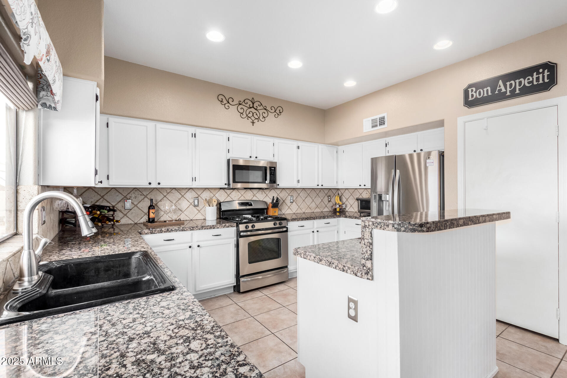 4338 E WOODRIDGE Drive