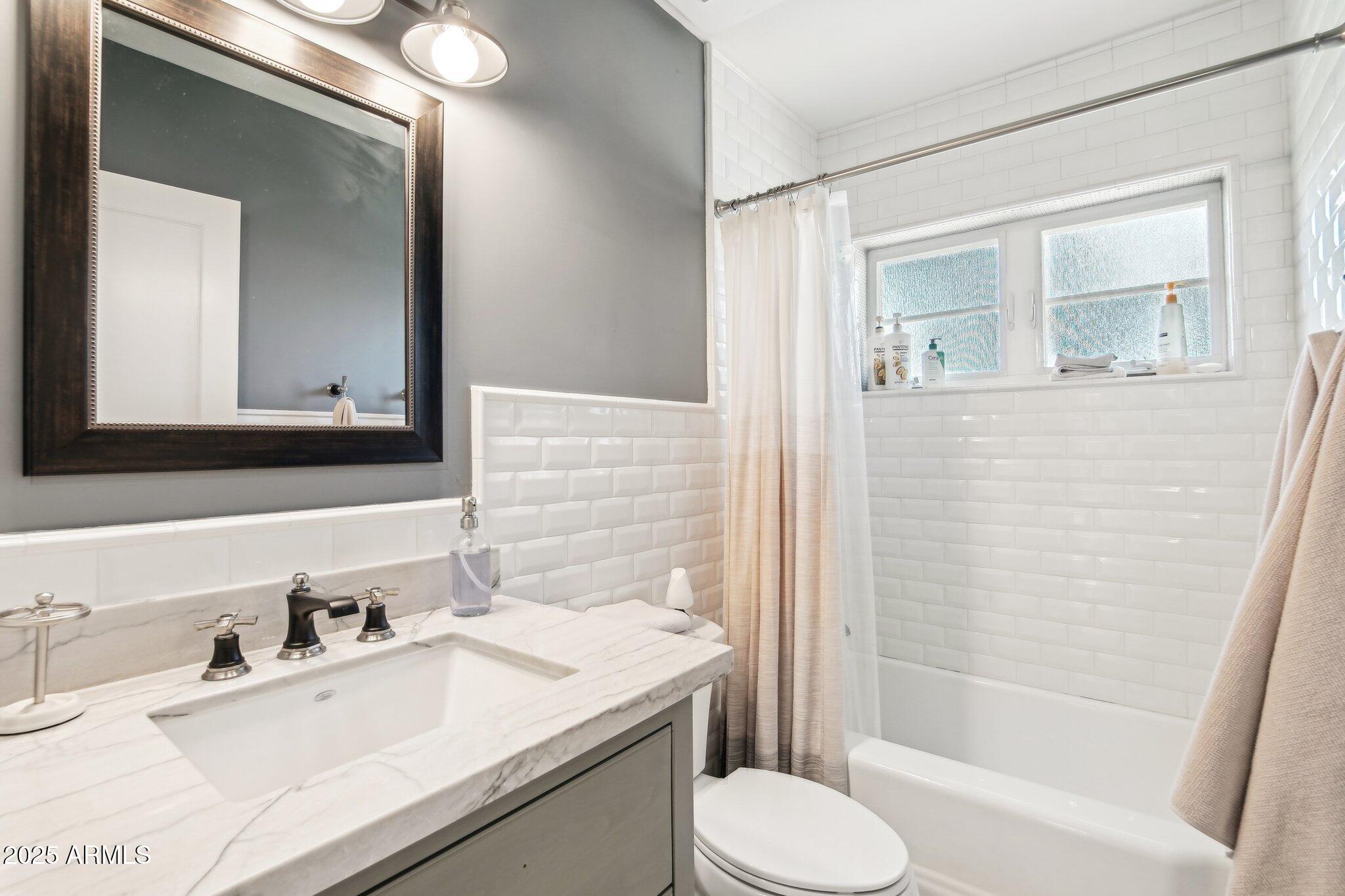 4591 E CALLE VENTURA --