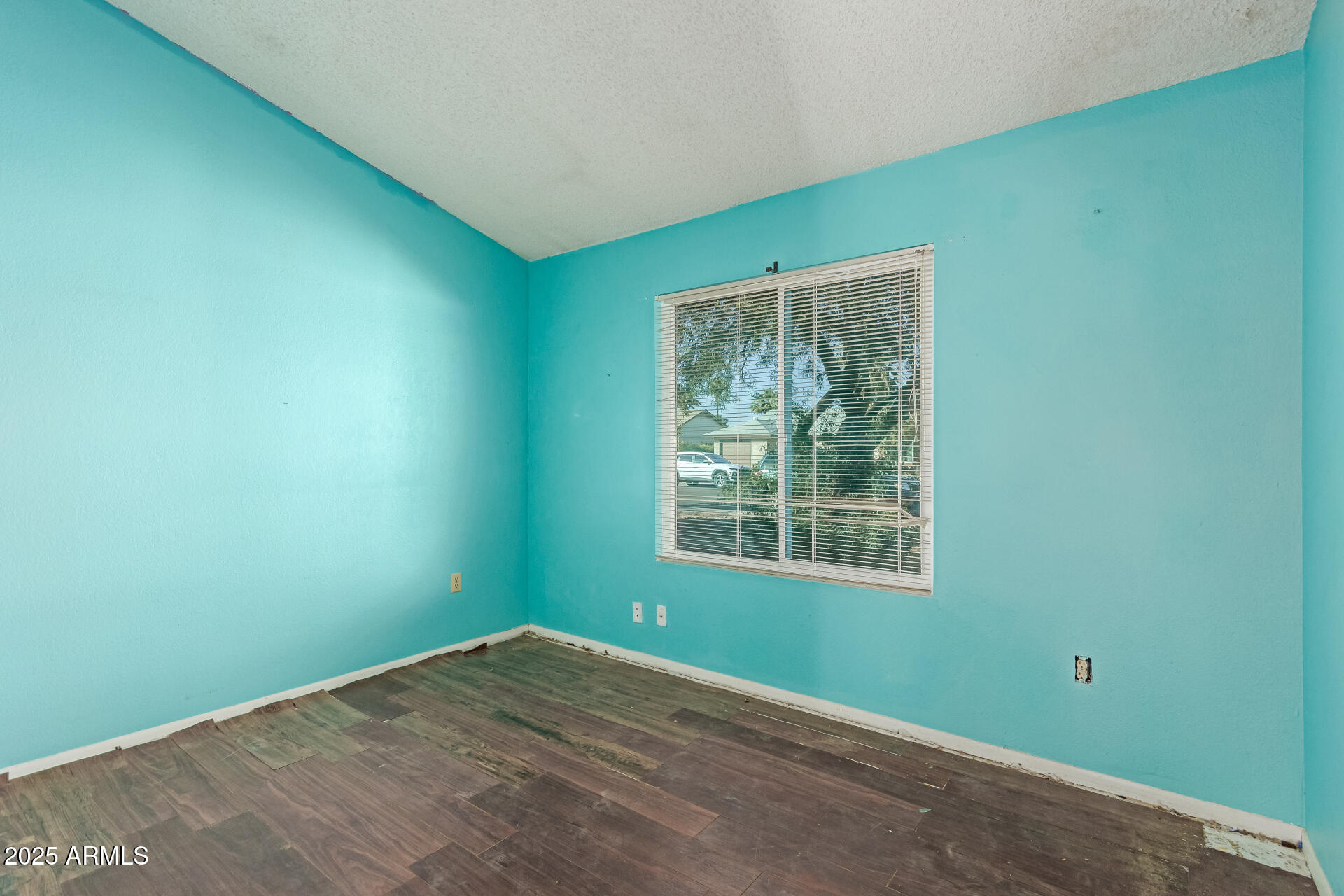 3009 W POTTER Drive