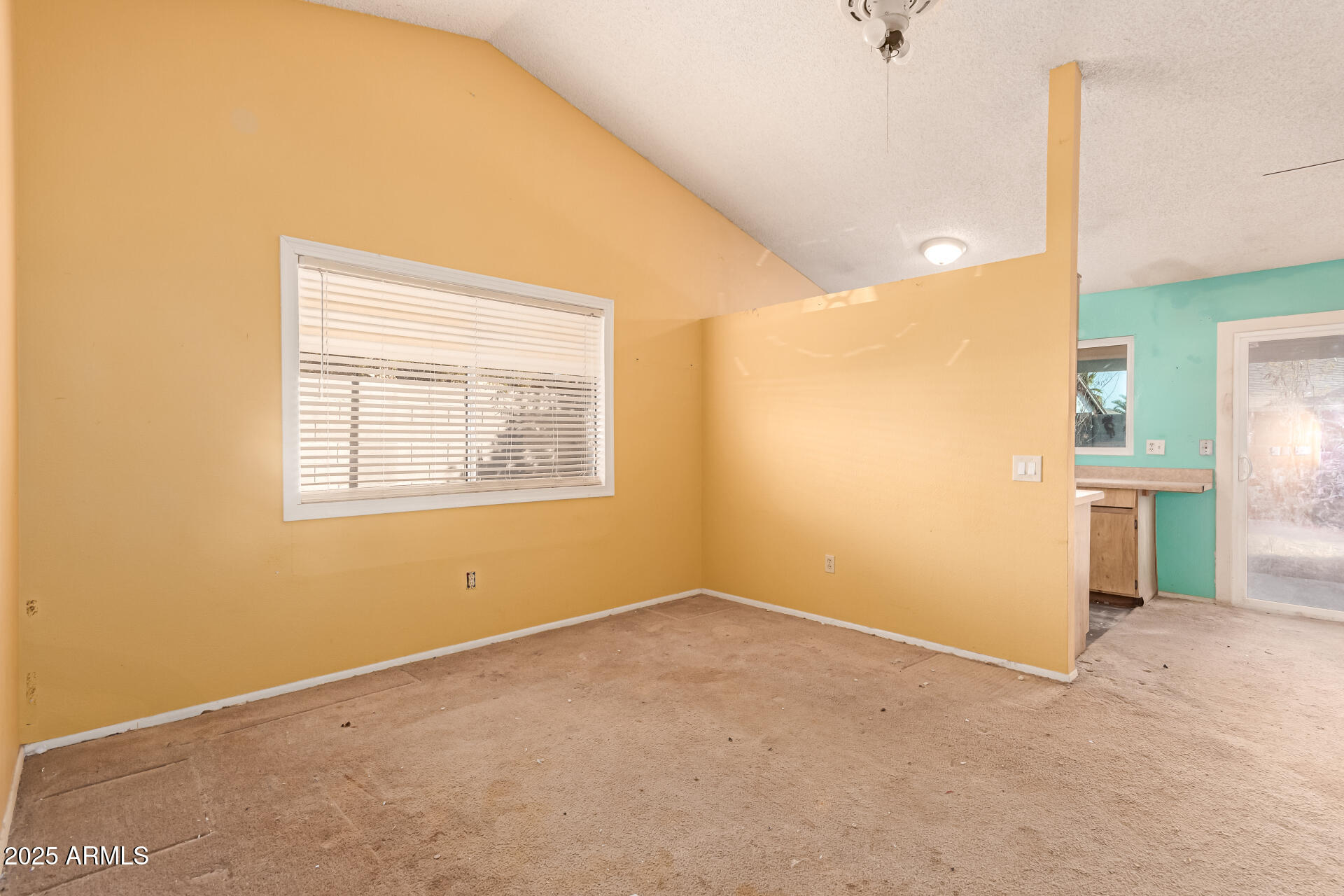 3009 W POTTER Drive