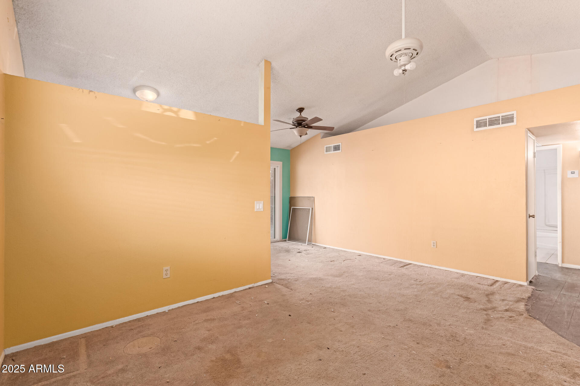 3009 W POTTER Drive