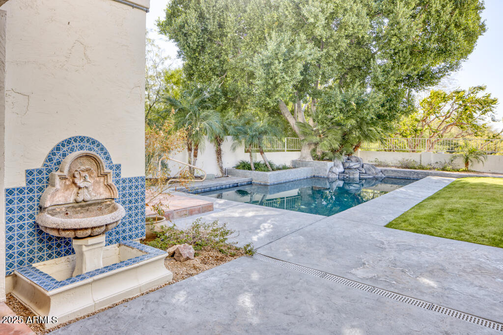 3117 E SIERRA MADRE Way