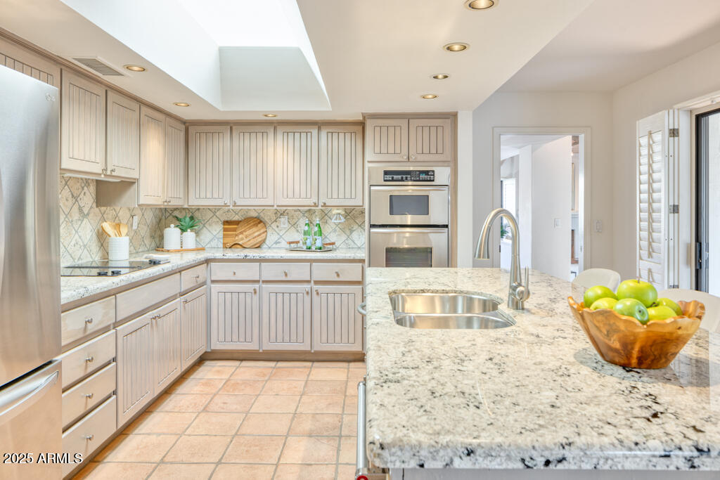 3117 E SIERRA MADRE Way