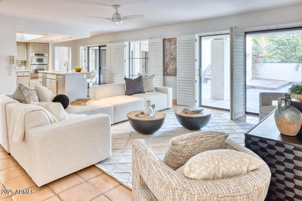 3117 E SIERRA MADRE Way