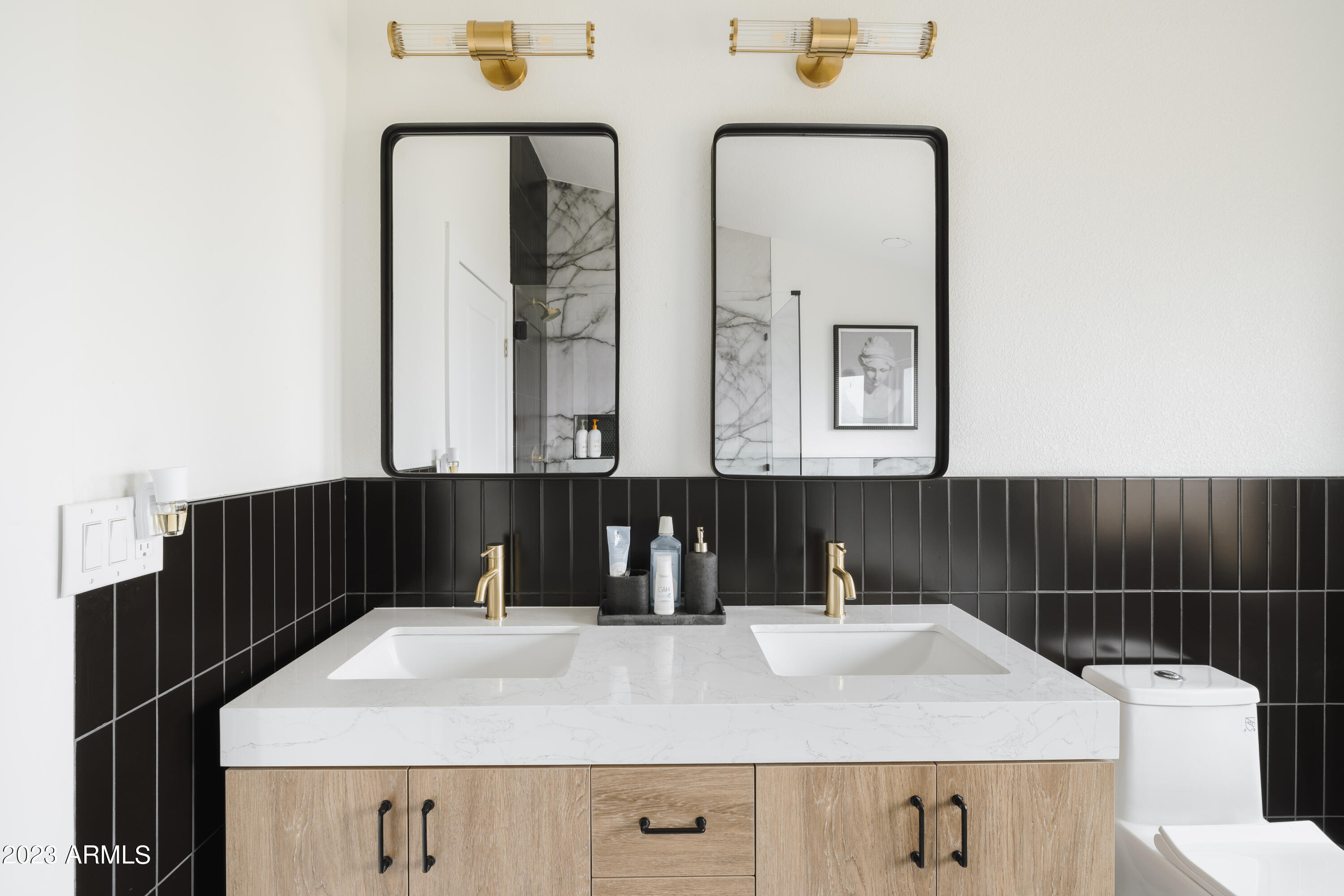 5366 E JUNIPER Avenue