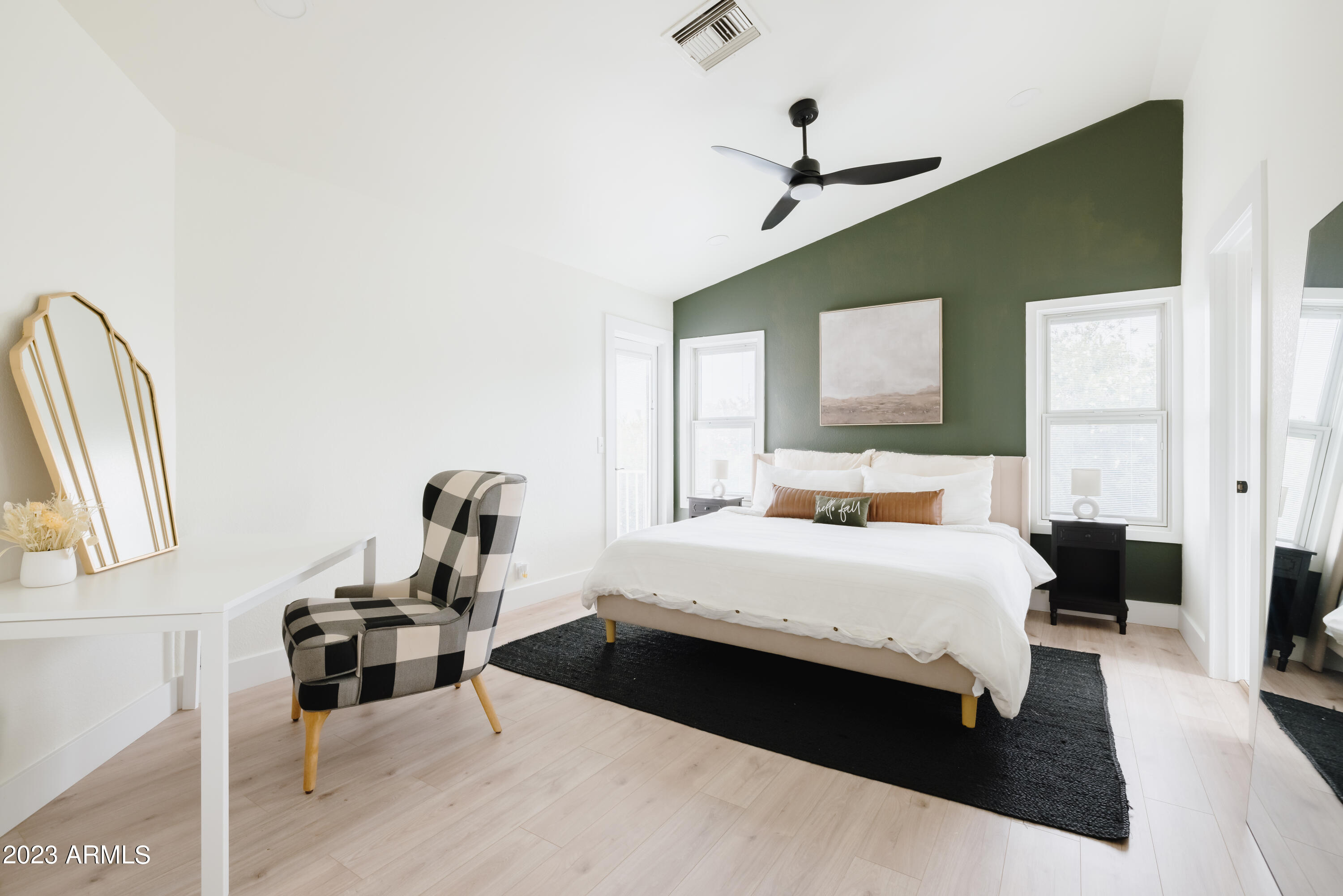 5366 E JUNIPER Avenue