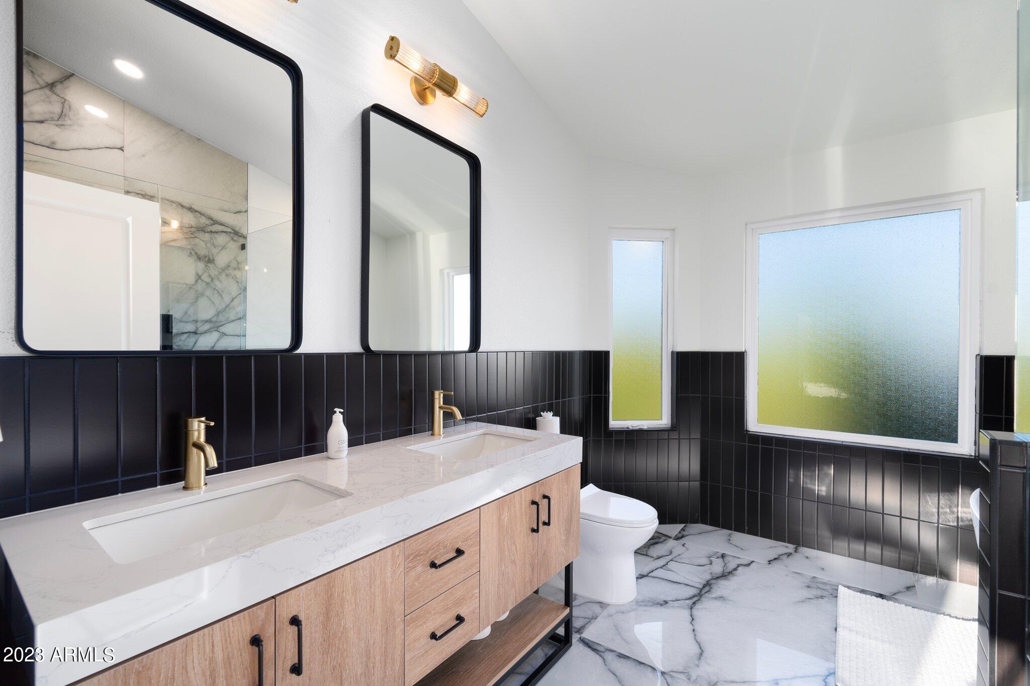 5366 E JUNIPER Avenue