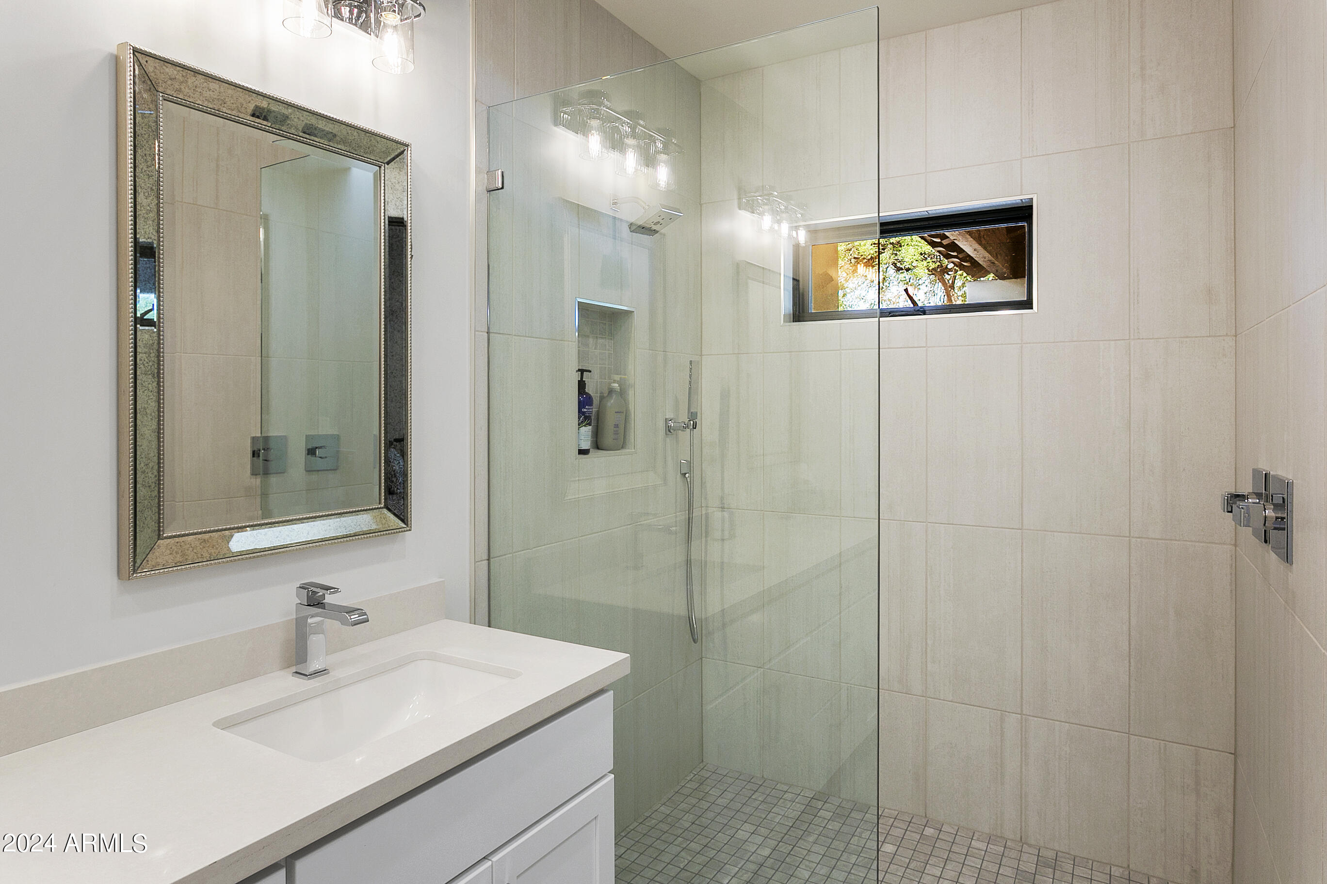 6718 E San Juan Avenue