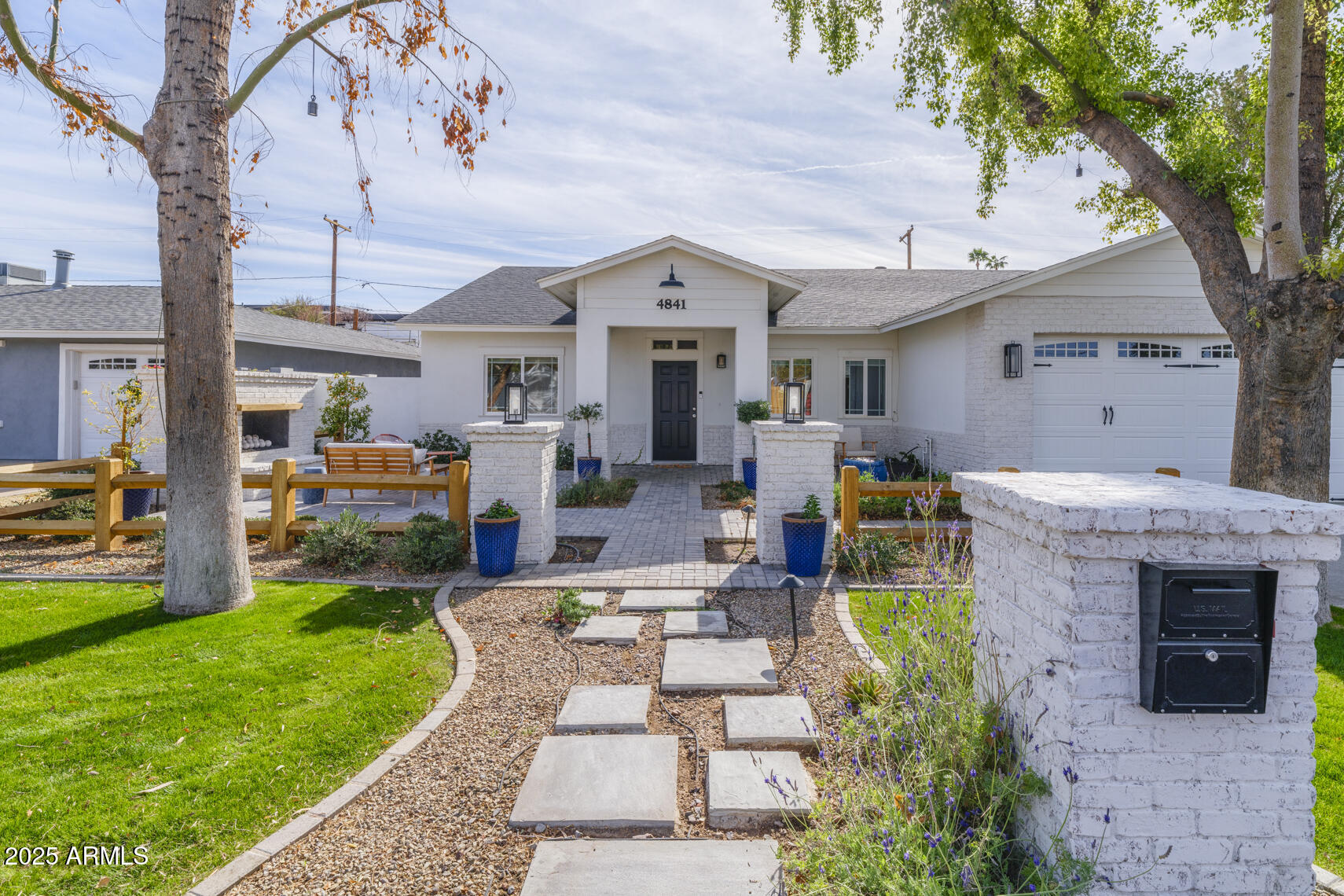 4841 E AMELIA Avenue