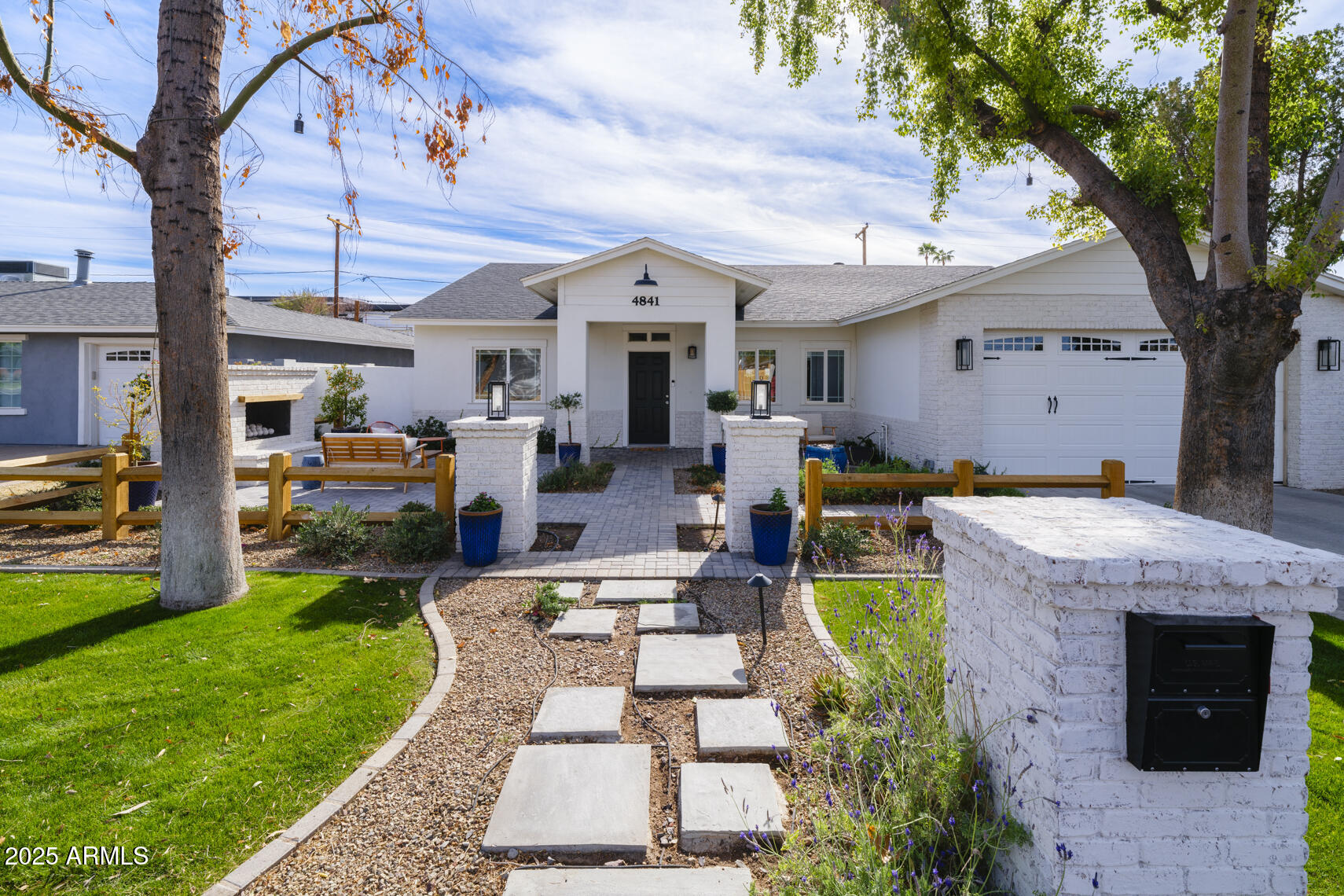 4841 E AMELIA Avenue