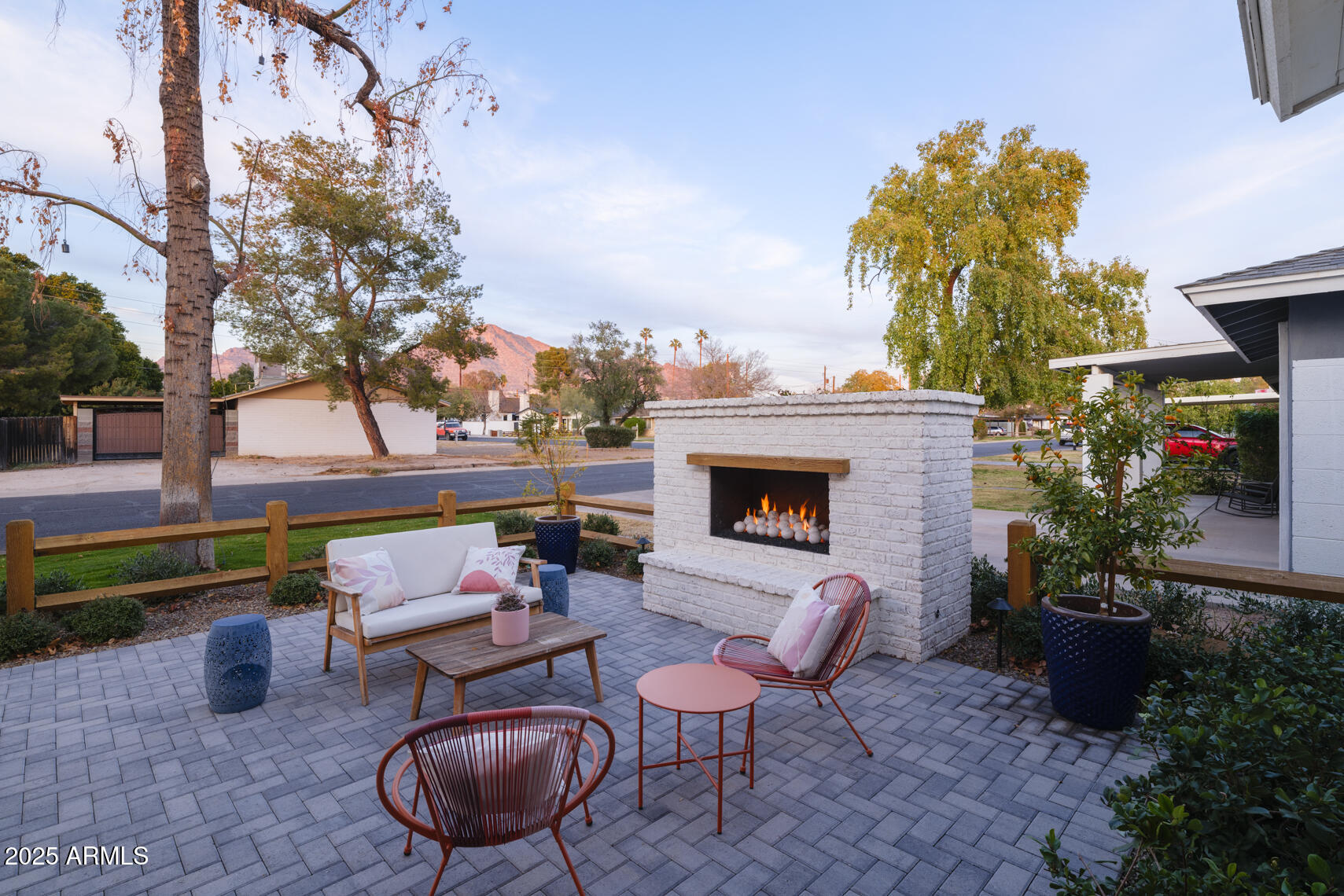 4841 E AMELIA Avenue