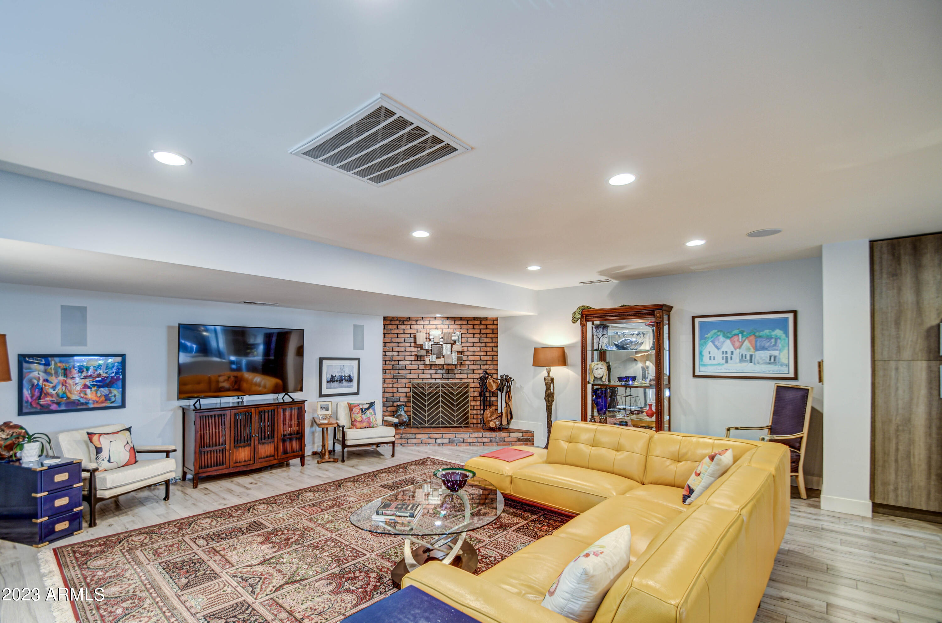 5674 N 12TH Street, Phoenix