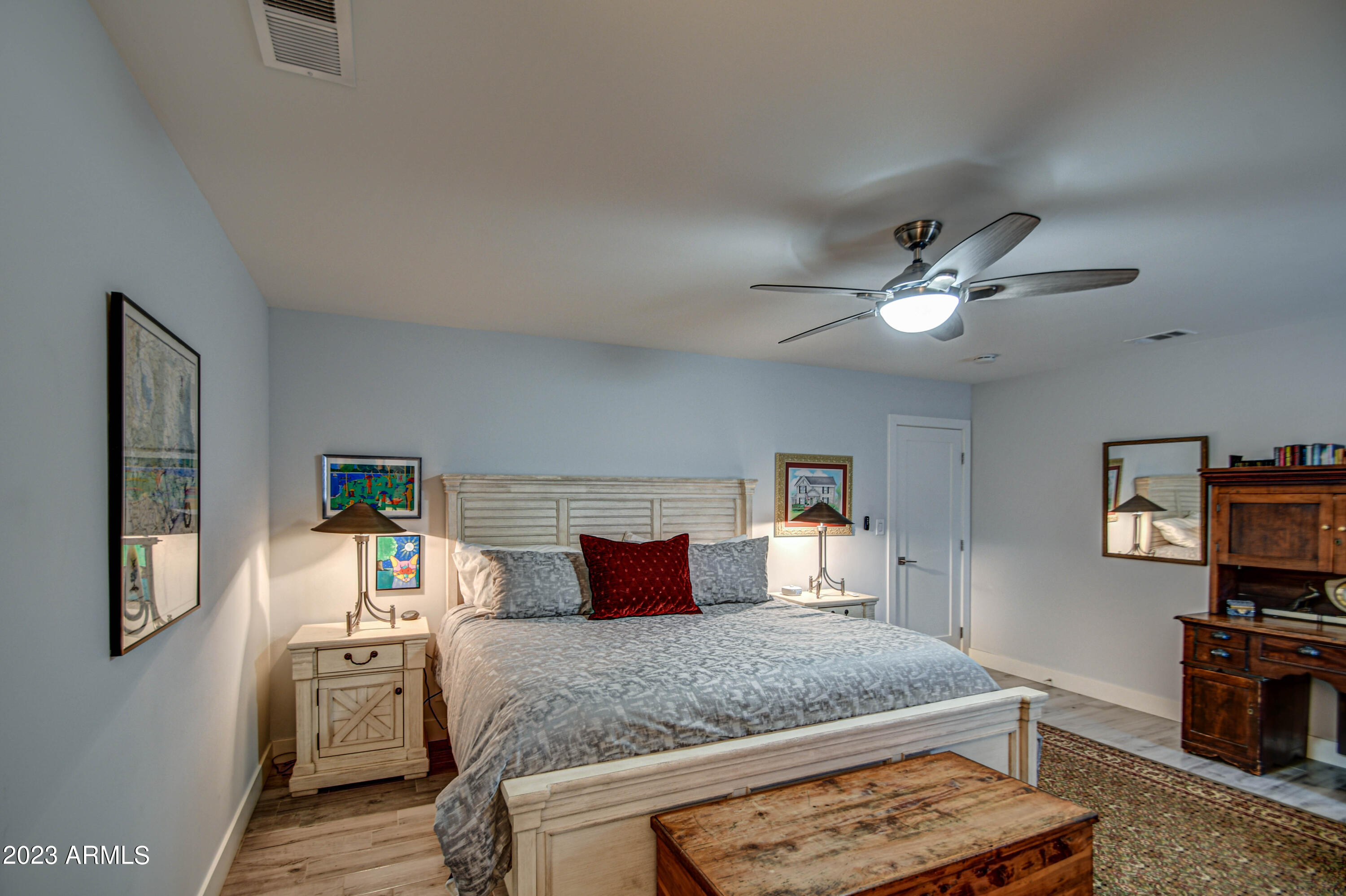 5674 N 12TH Street, Phoenix