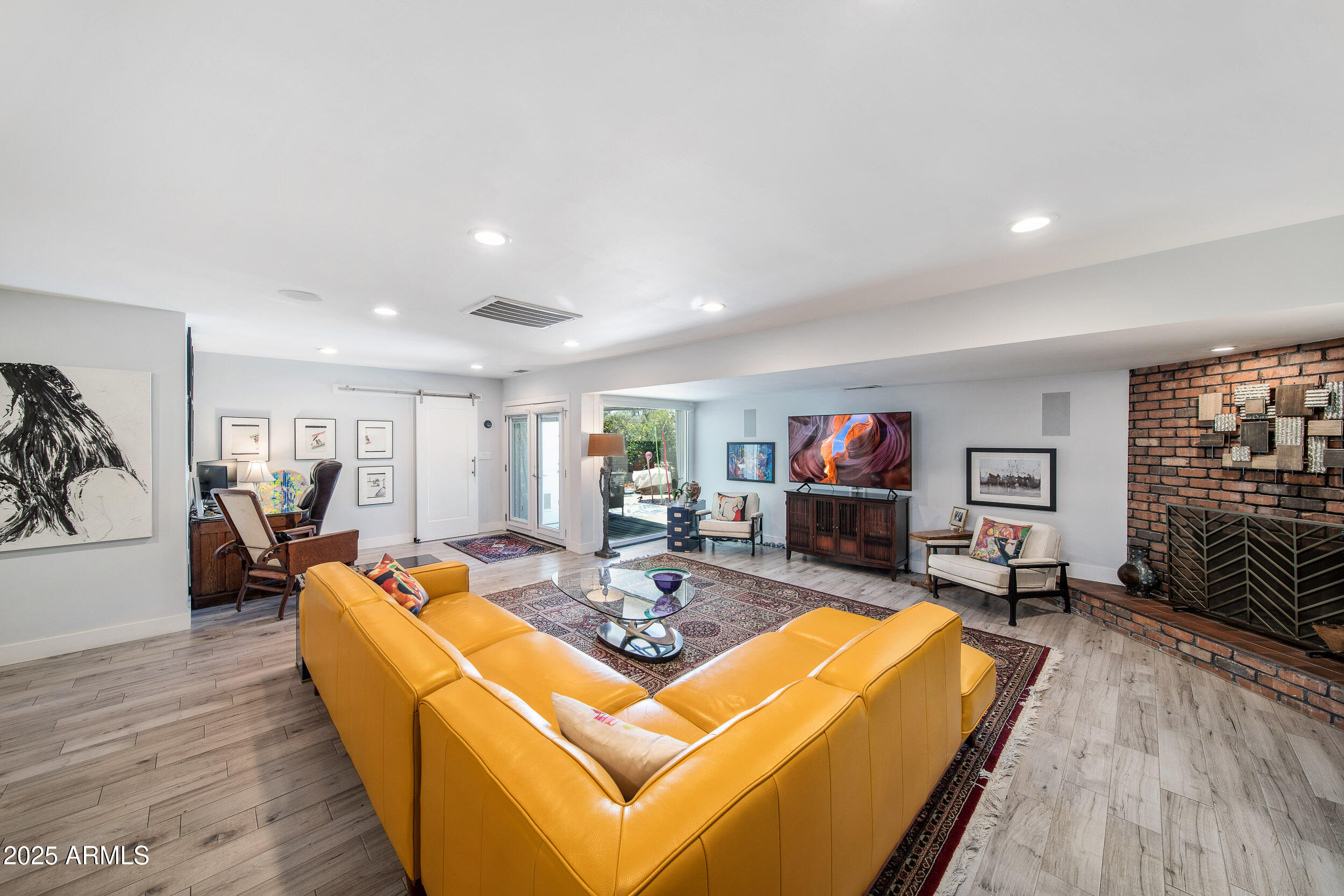 5674 N 12TH Street, Phoenix