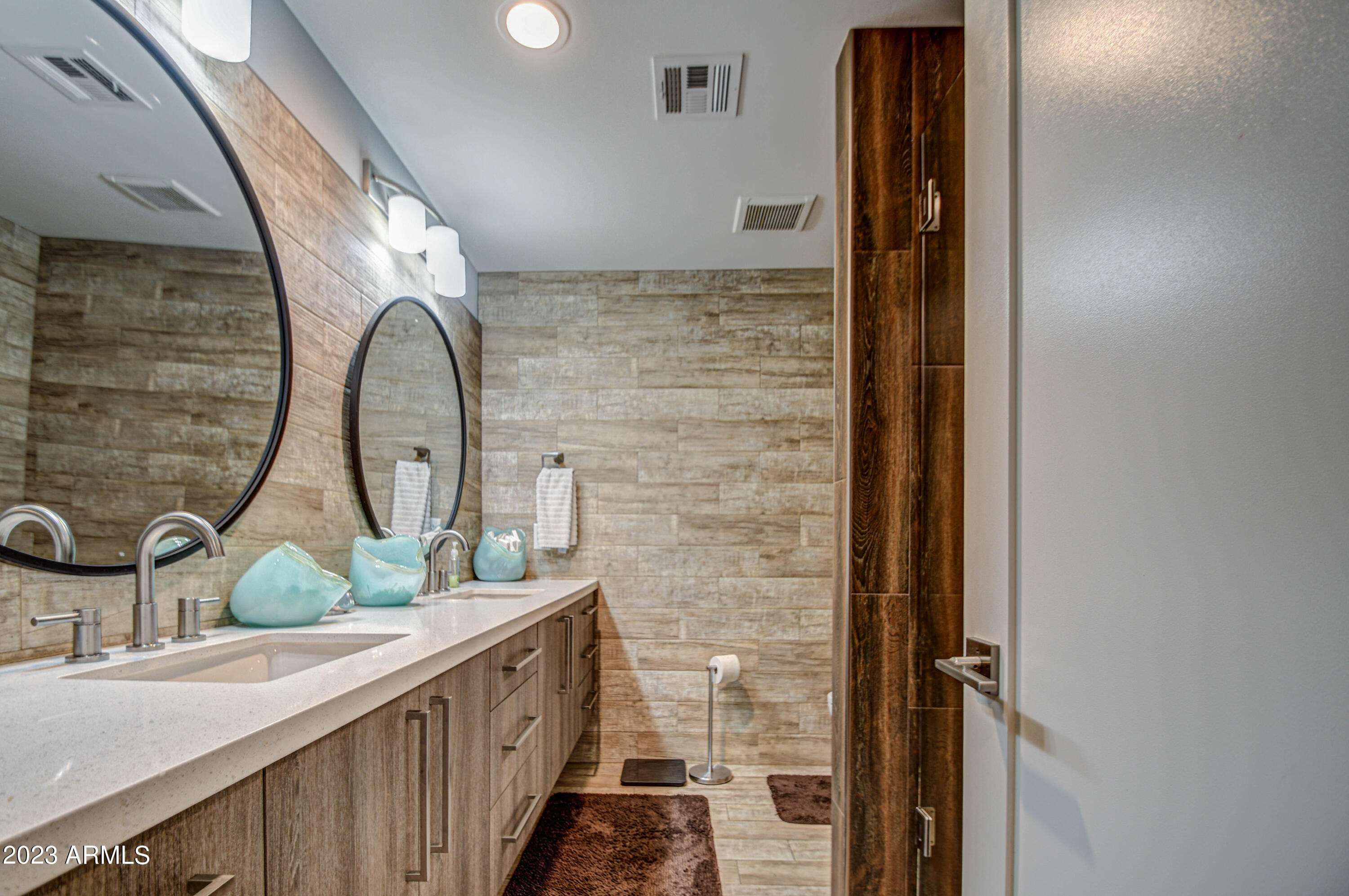 5674 N 12TH Street, Phoenix