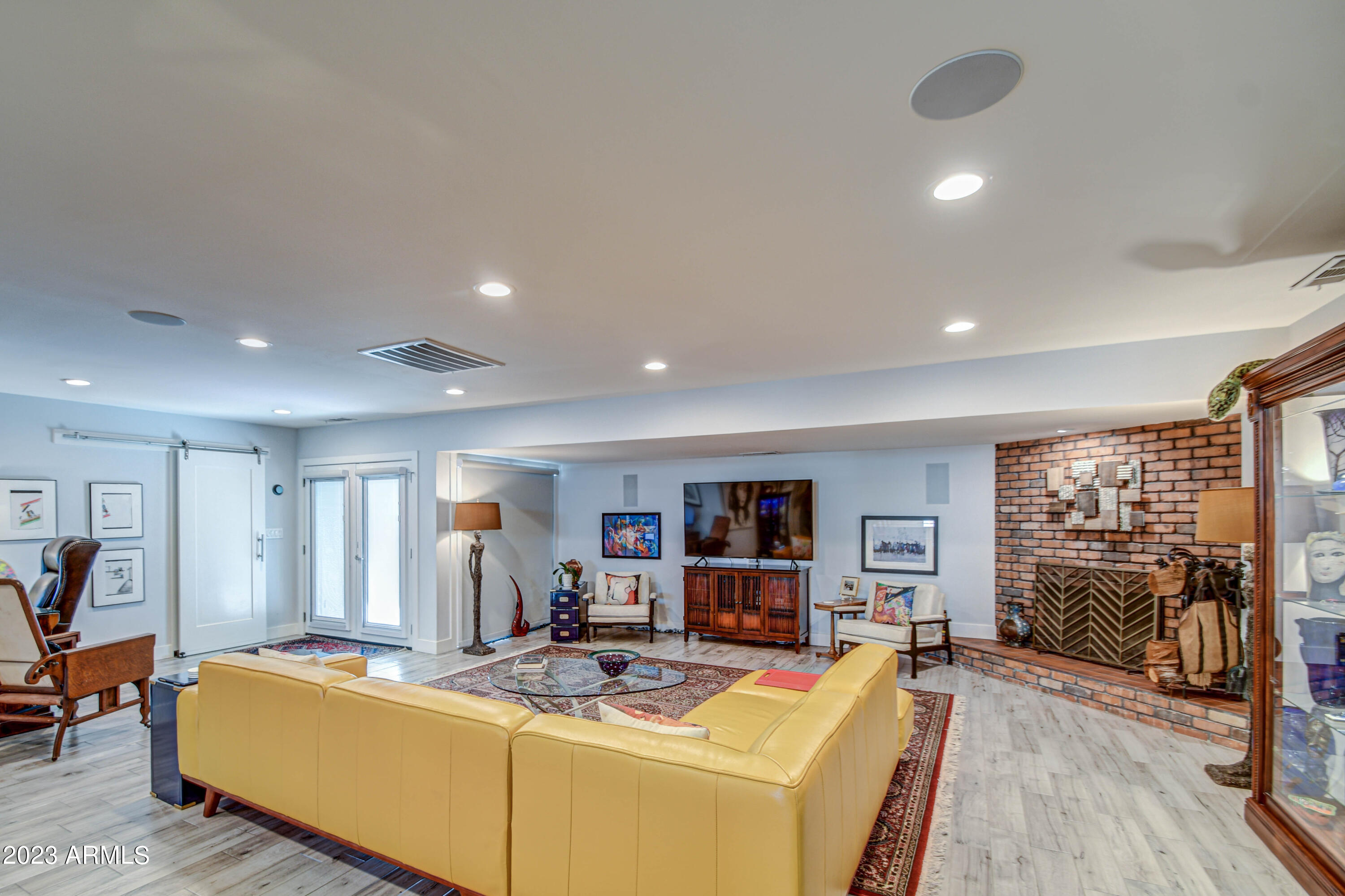 5674 N 12TH Street, Phoenix