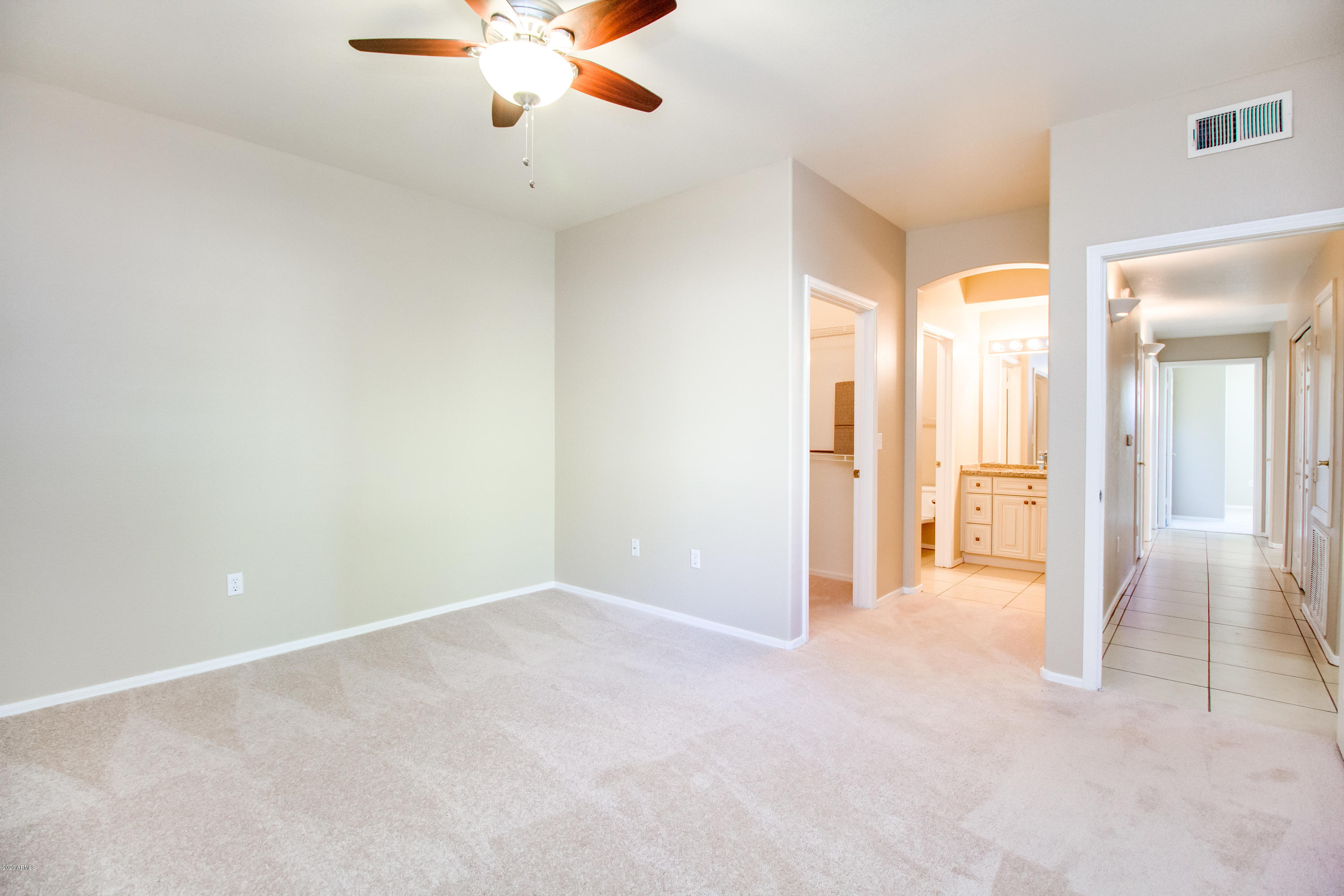 5335 E SHEA Boulevard 1051