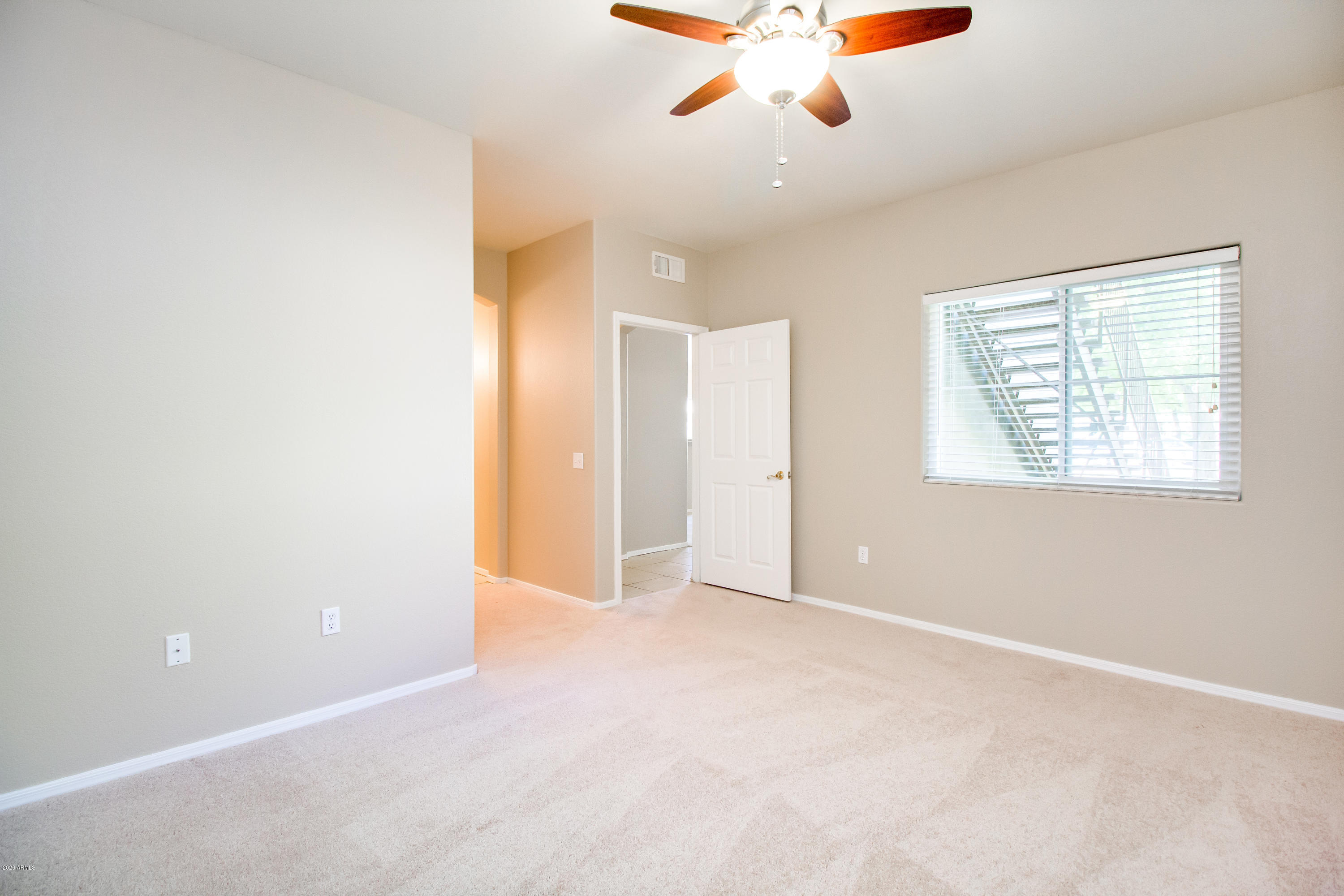 5335 E SHEA Boulevard 1051