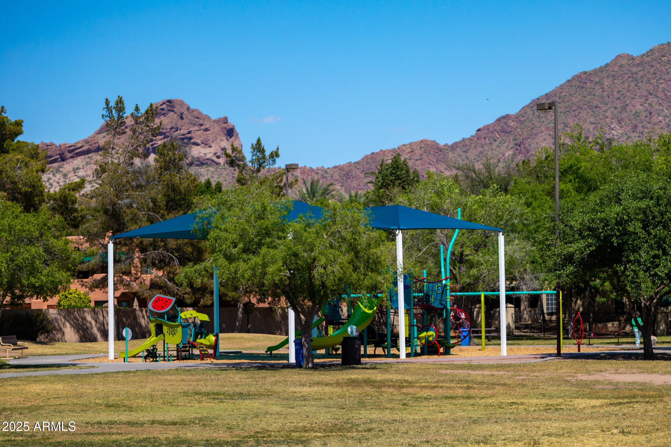 3931 E GLENROSA Avenue